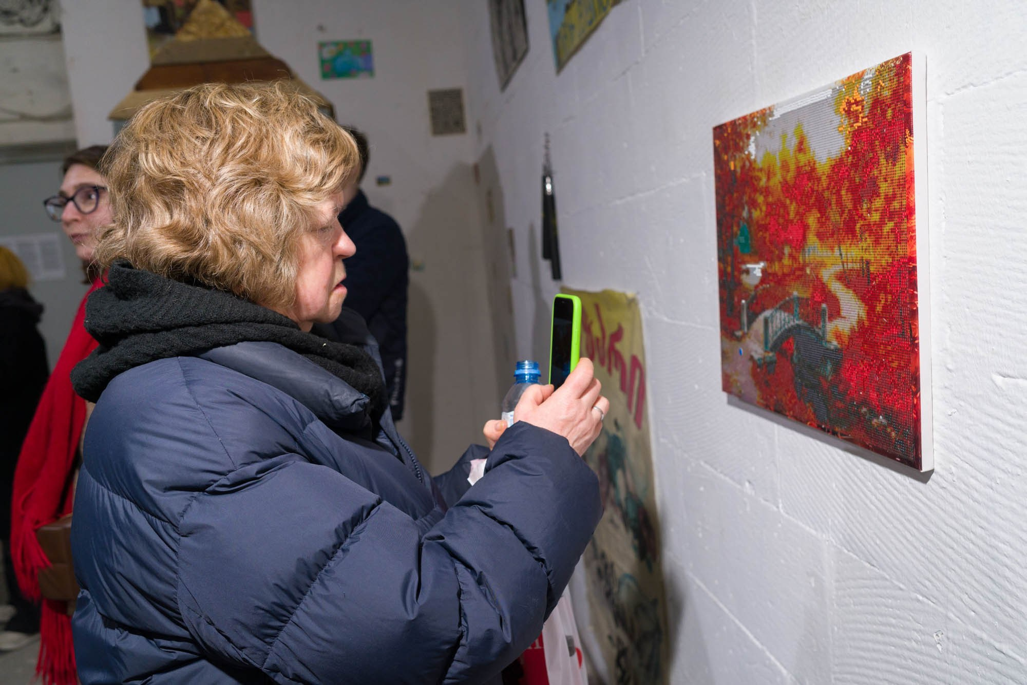 Вернисаж выставки «Параллельные сны» @ 10.203. Фотограф Саша Оверчук