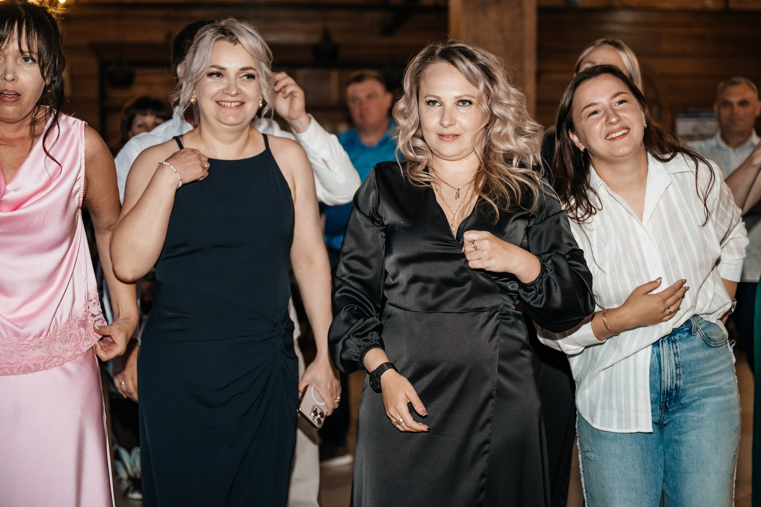 Выпускной. Репортаж. Школьный фотограф в Валуйках. Фотосессии для выпускников и изготовление выпускных альбомов в городе Валуйки и в Белгородской области