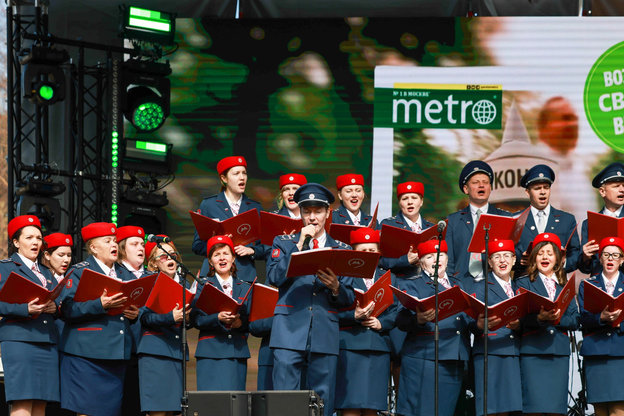 Парад трамваев. Репортажный, архитектурный, театральный и файн-арт фотограф Лена Мельникова в Москве