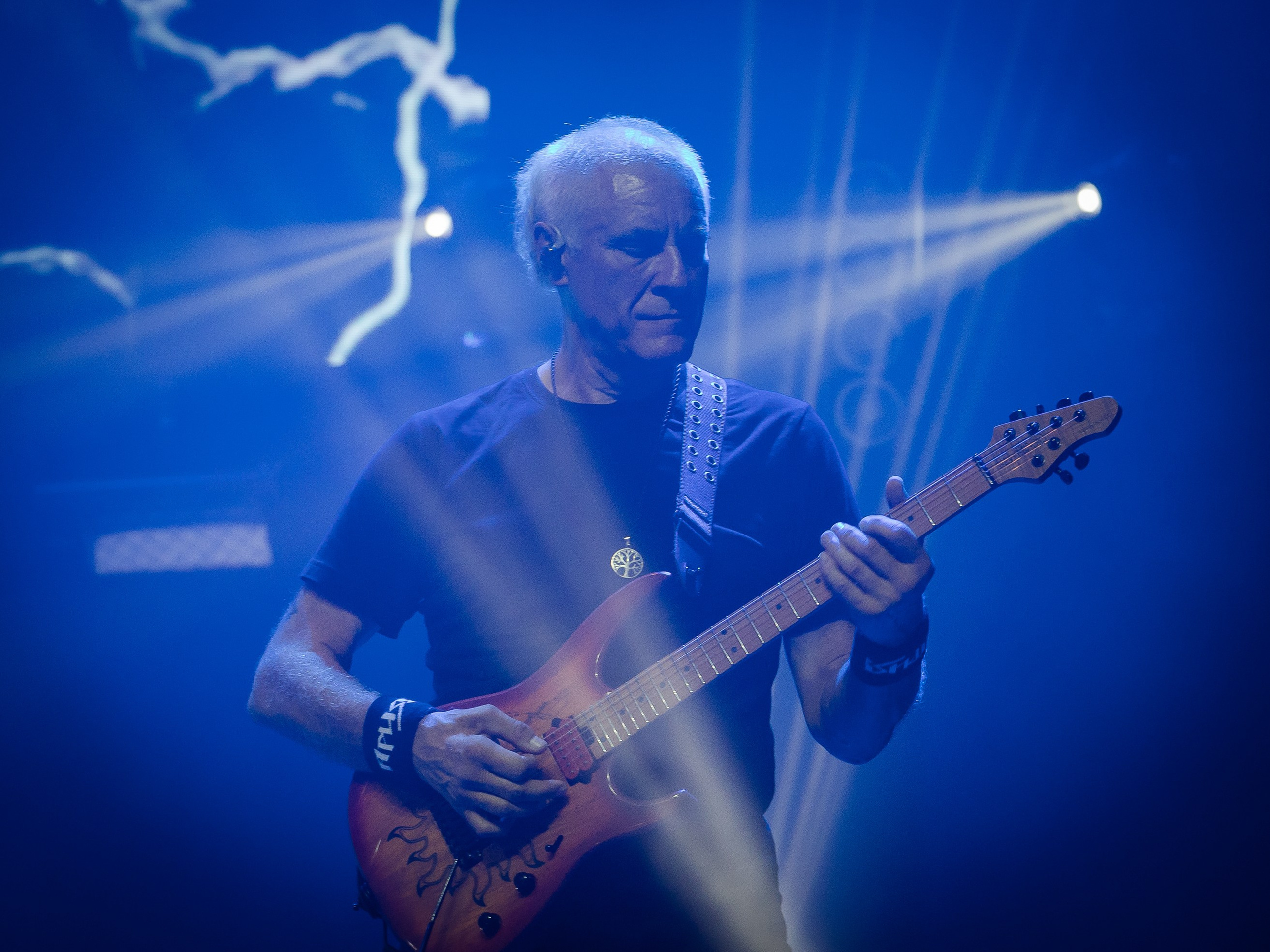 Ария. Фотограф. г. Южно-Сахалинск. Олег Толстов