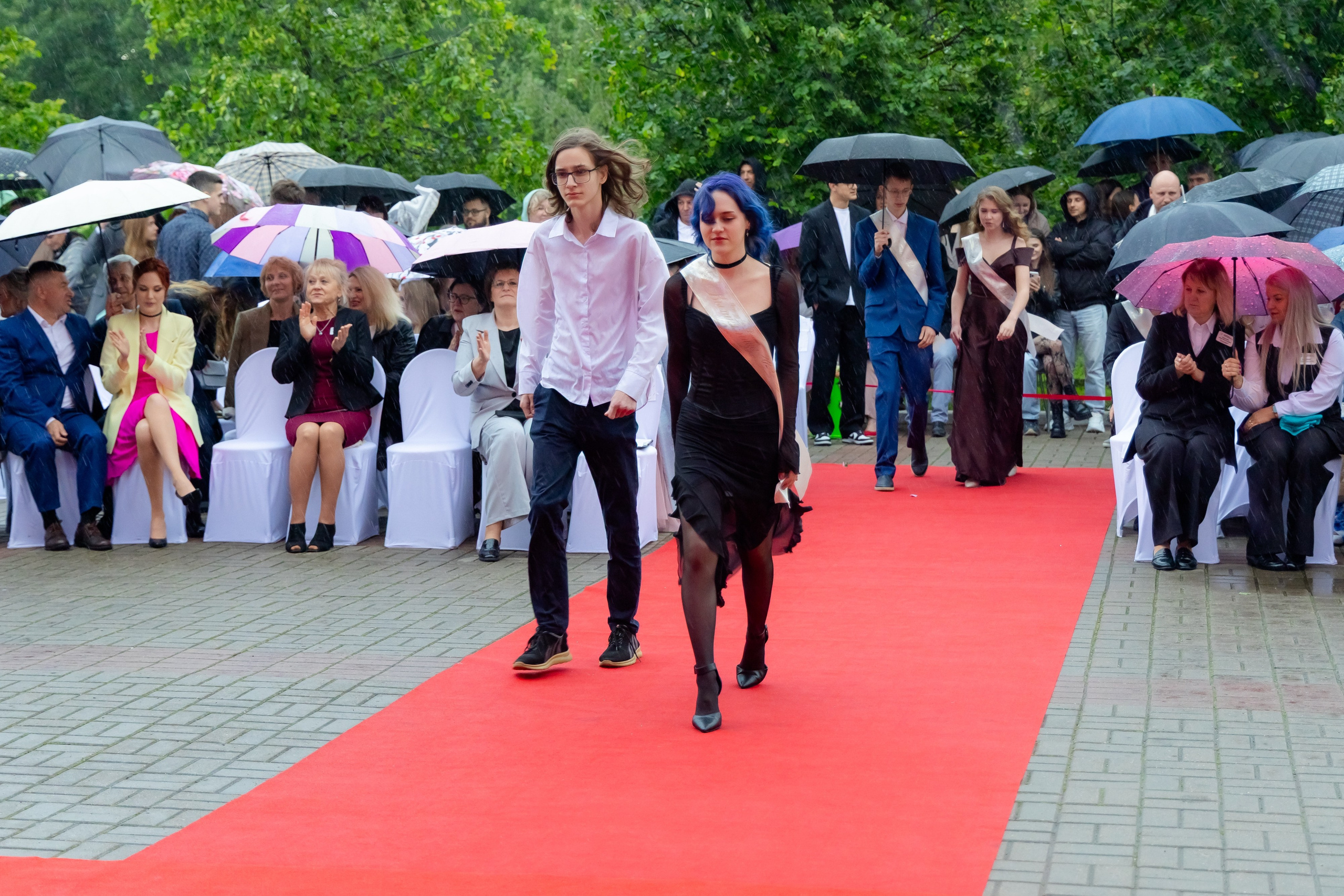 Школьный выпускной 2025 год в Минске, Беларуси. Свадебный фотограф в Минске/Беларуси Сергей Спиридонов