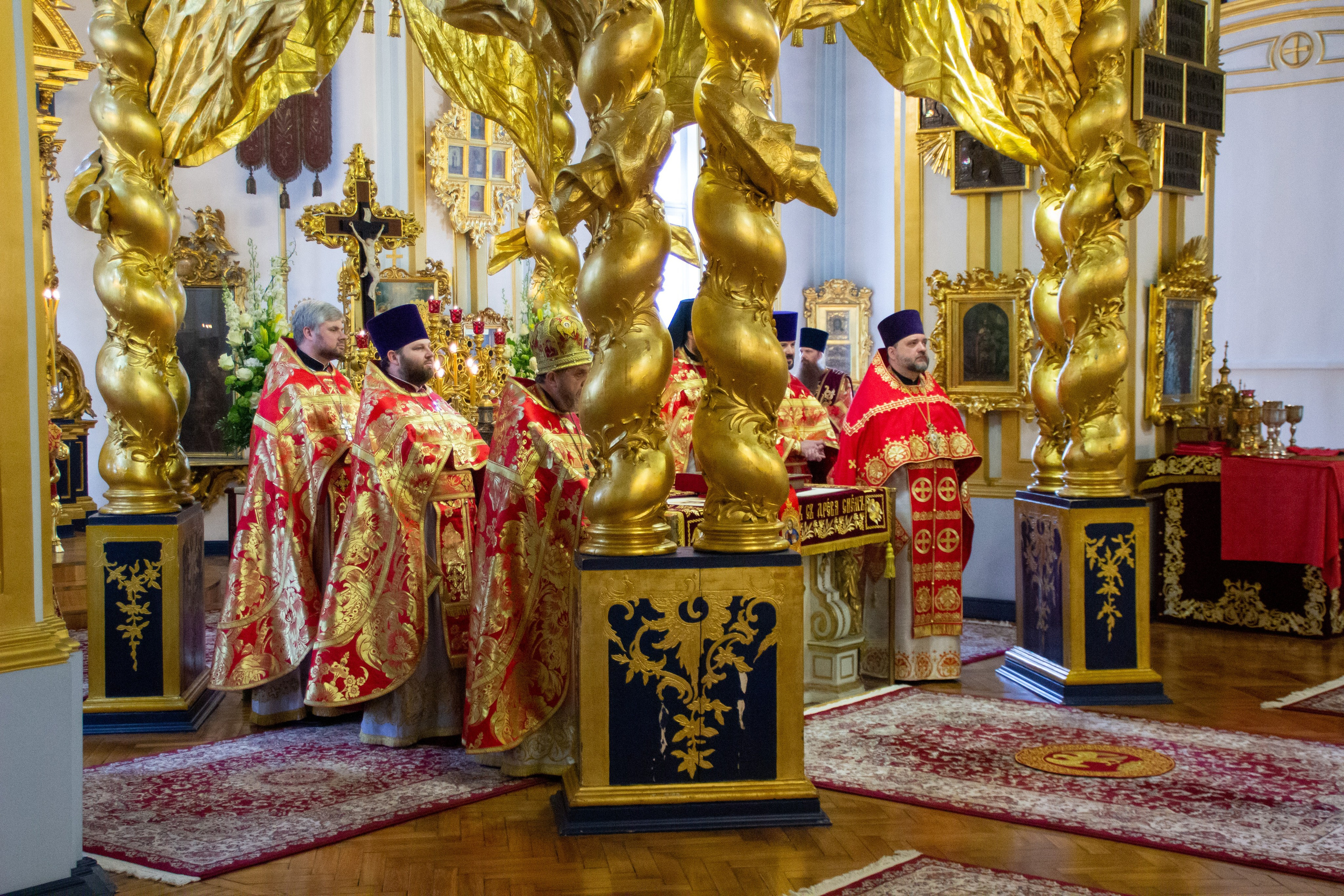 ПЕРЕНЕСЕНИЕ МОЩЕЙ СВЯТИТЕЛЯ НИКОЛАЯ ЧУДОТВОРЦА ИЗ МИР ЛИКИЙСКИХ В БАР. НИКОЛО-БОГОЯВЛЕНСКИЙ МОРСКОЙ СОБОР