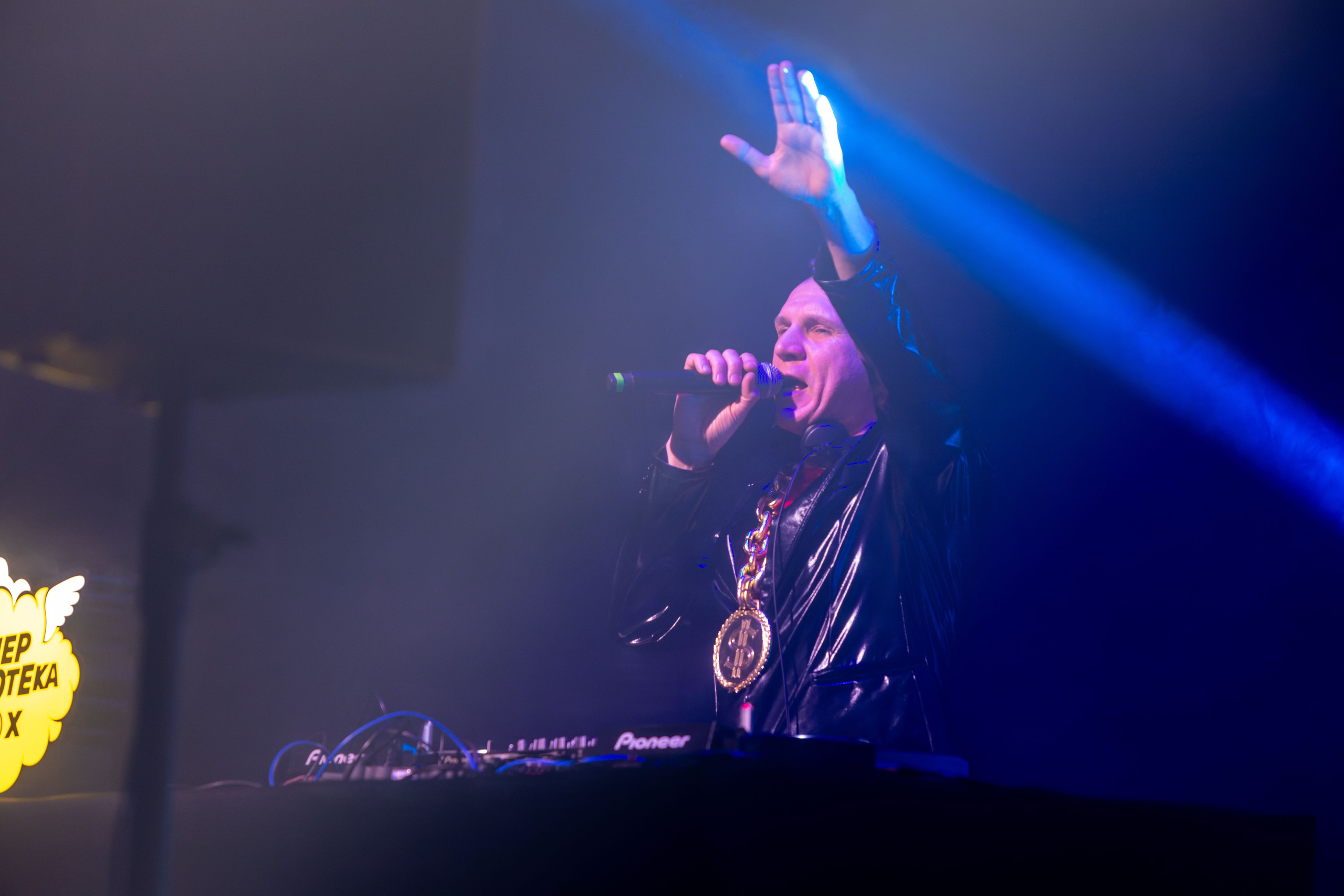 Супердискотека 90-х в Самаре • 9 марта. Фотограф в Самаре Максим Тырин