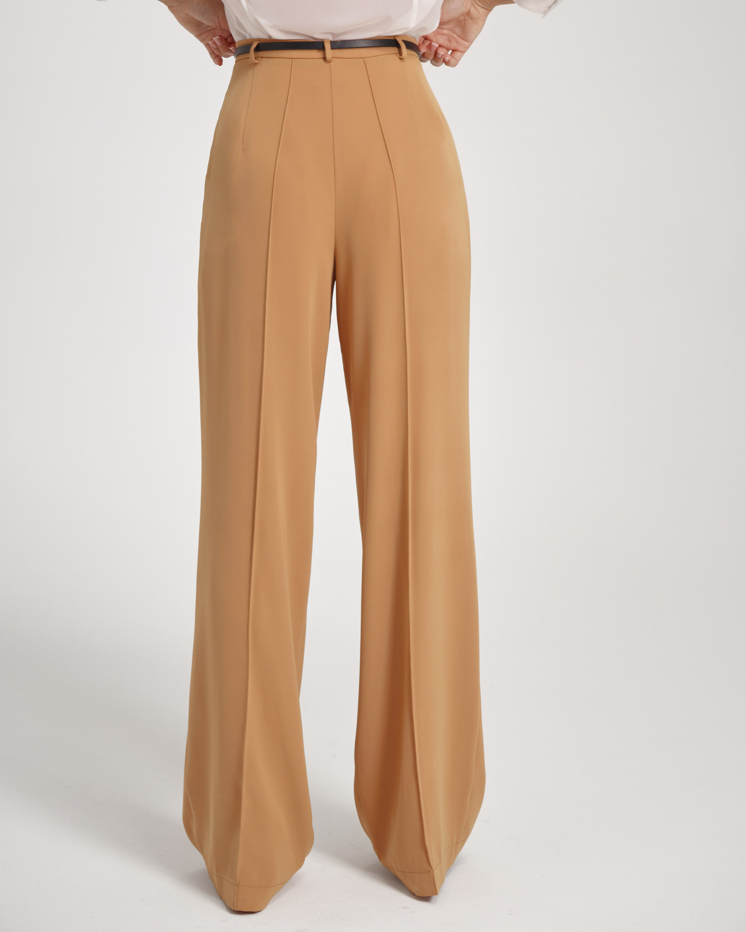 Каталожная съемка одежды для брендов под ключ в Москве