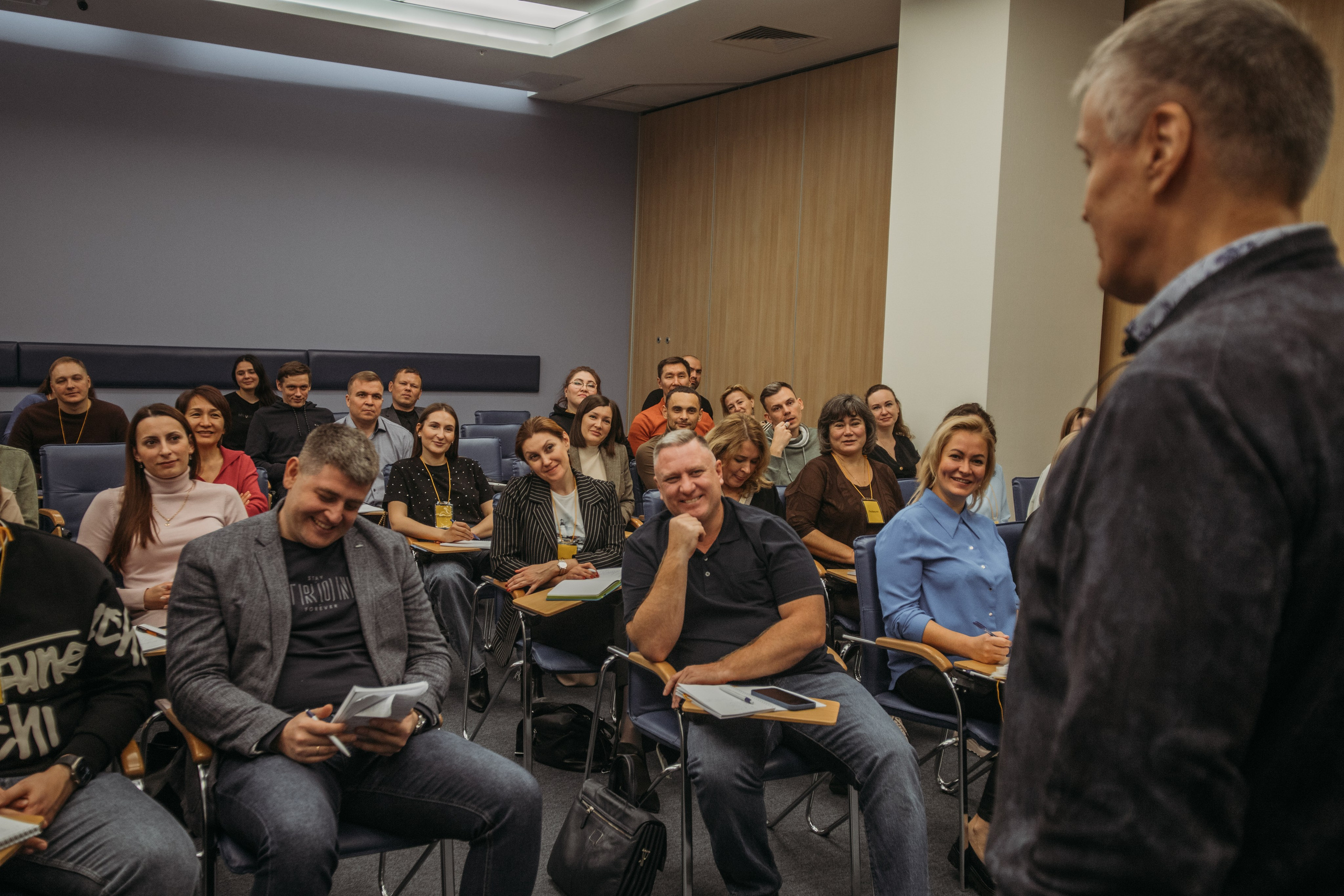 Тренинг по НЛП технологиям Михаила Пелехатого. Венера Гайн. Репортажный фотограф  Тюмень. Обучение фотографии с 0