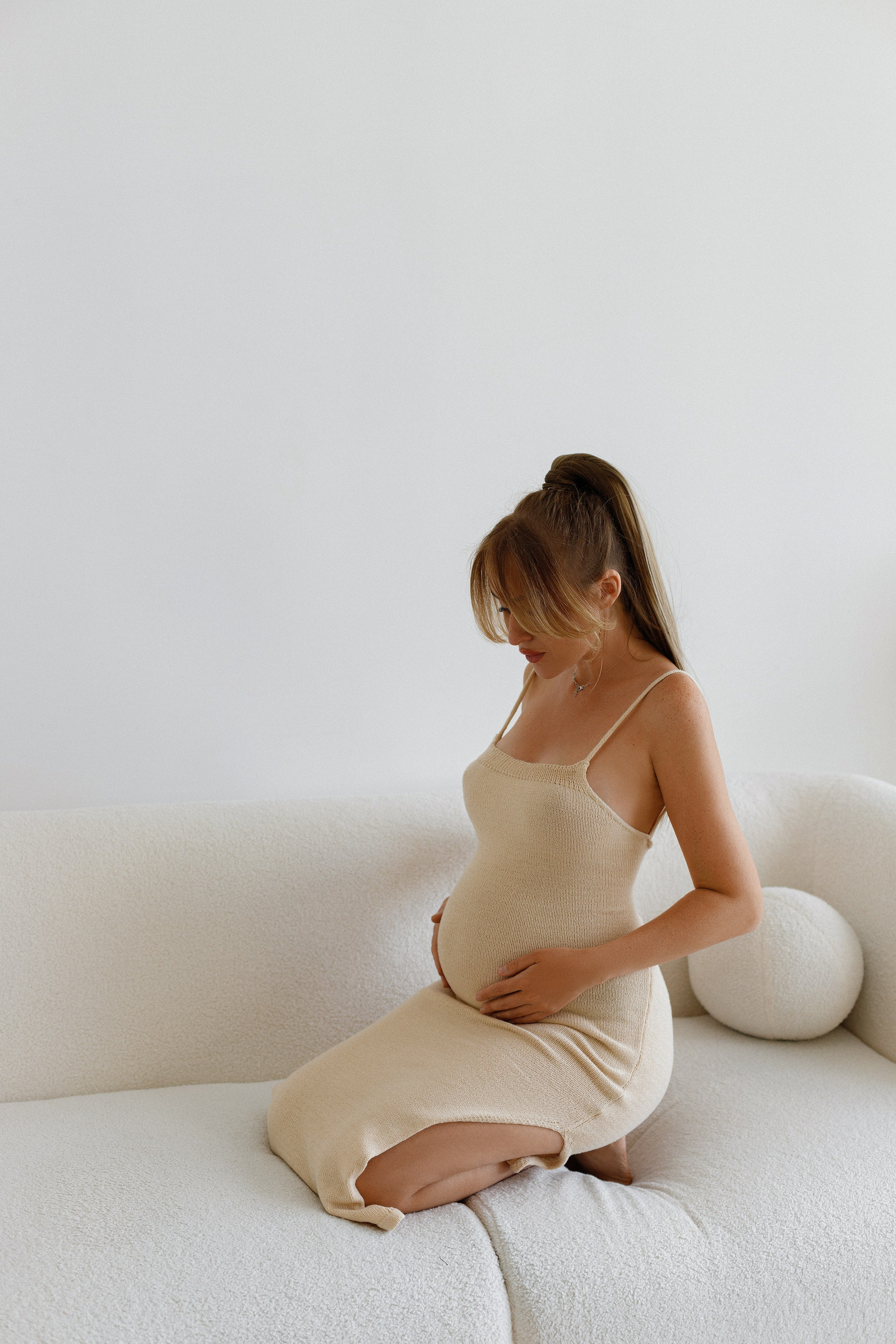 Фотосессия беременности в фотостудии Лофт 13. Фотограф Александра Сыщенко