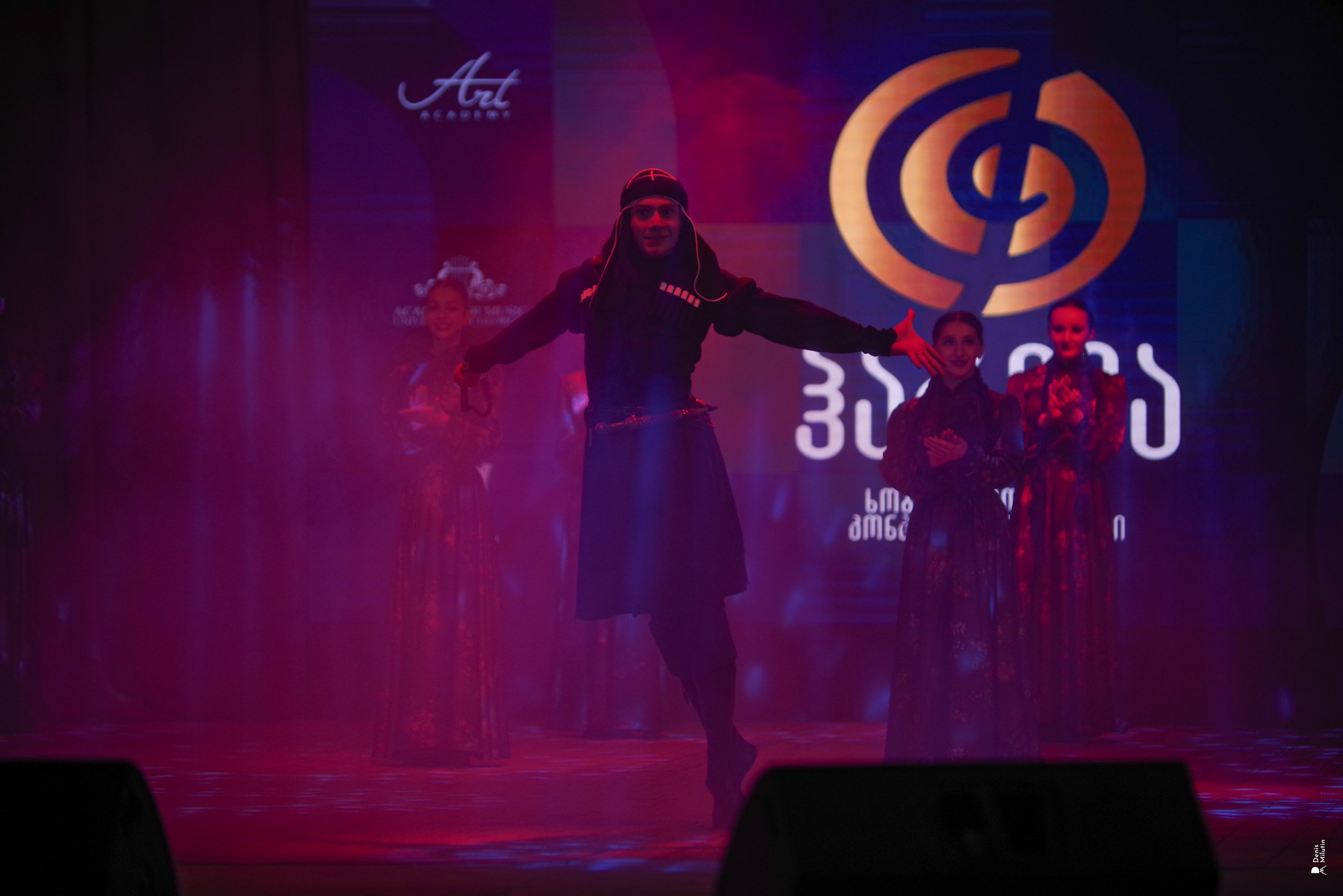 Танцы в Хоби. Портретный фотограф Денис Милютин