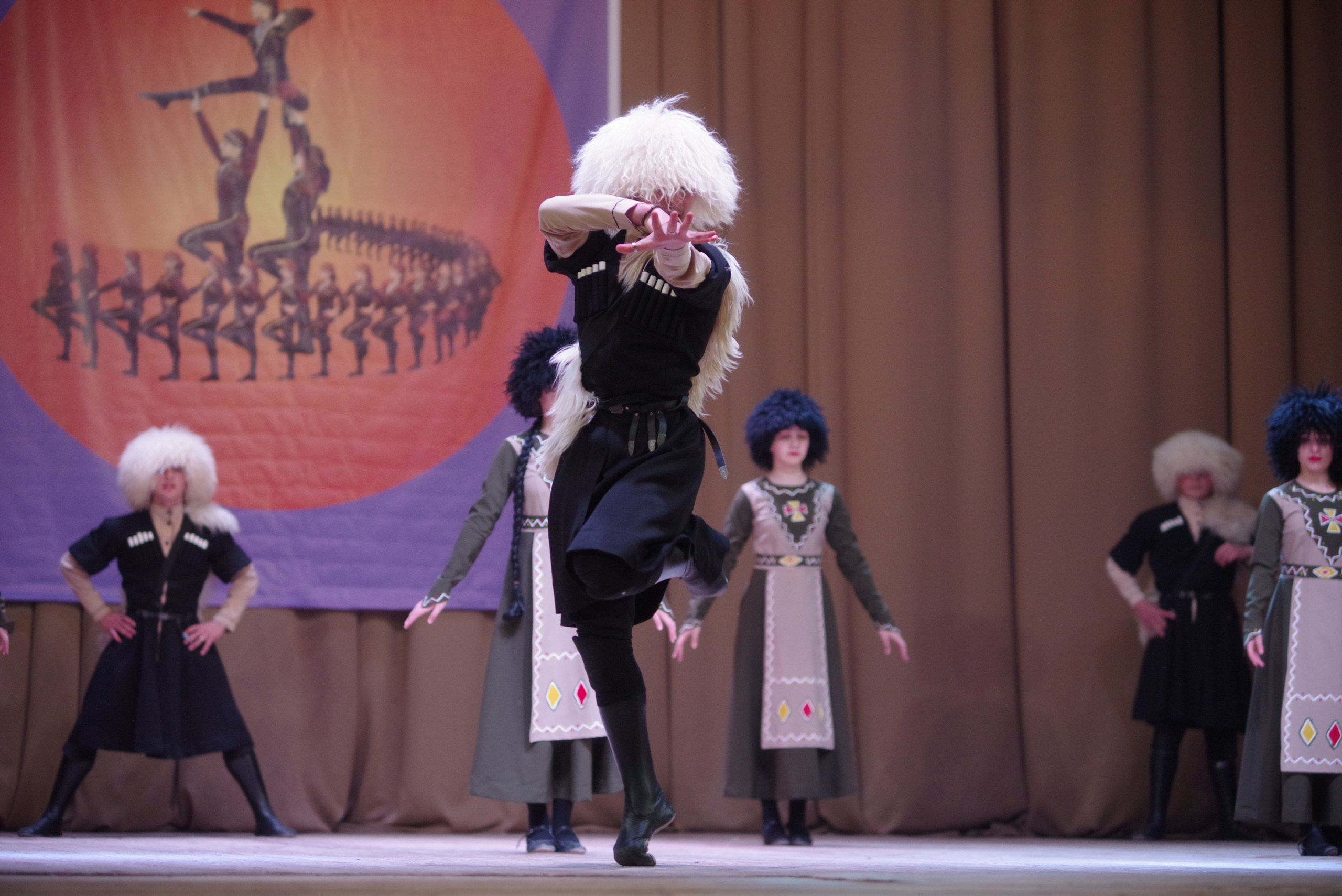 Грузинский танец. Портретный фотограф Денис Милютин