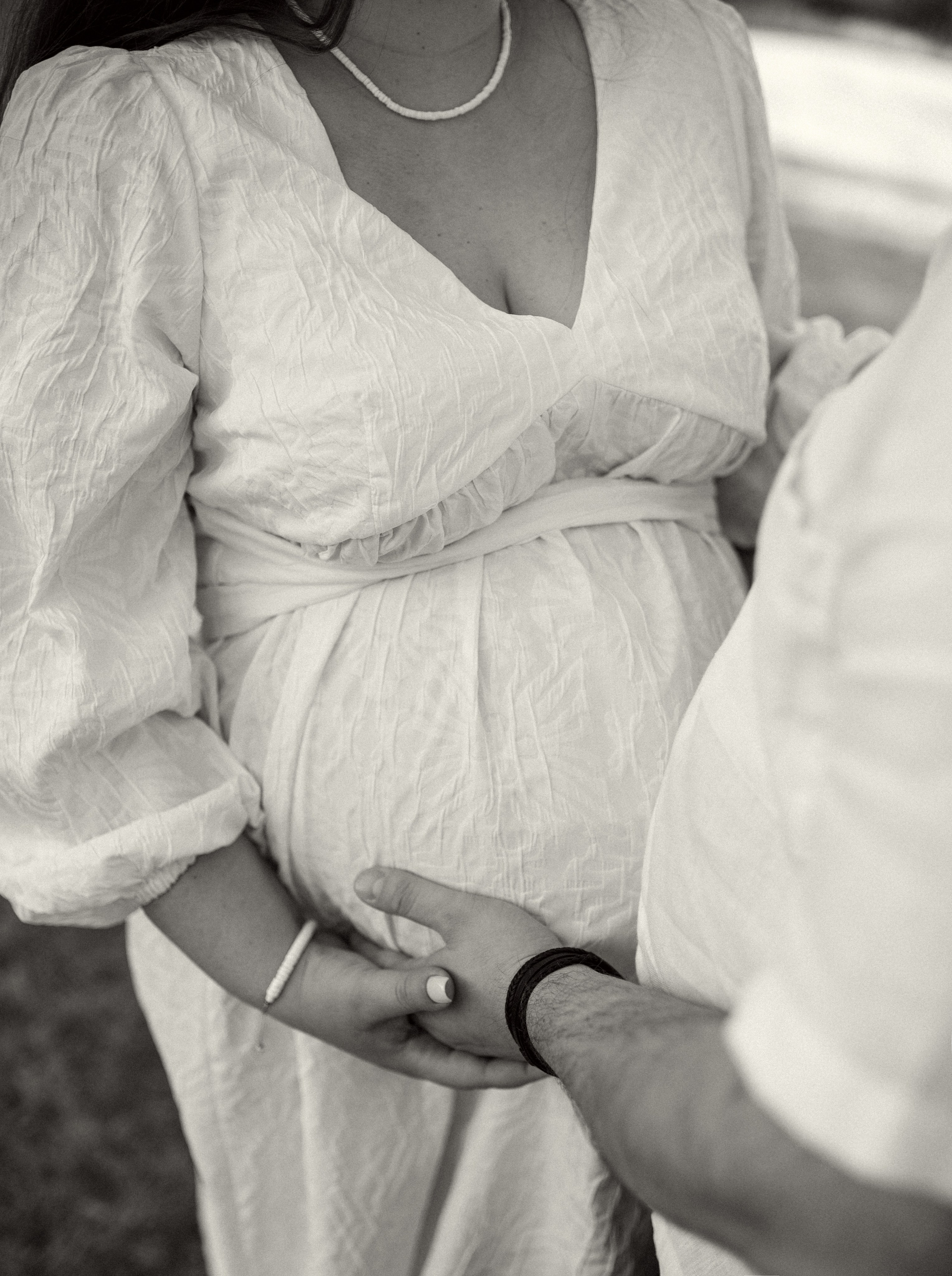 Фотосессия беременности на природе в парке Москвы. Семейная фотосессия Бутово Москва фотограф Алина Морщагина