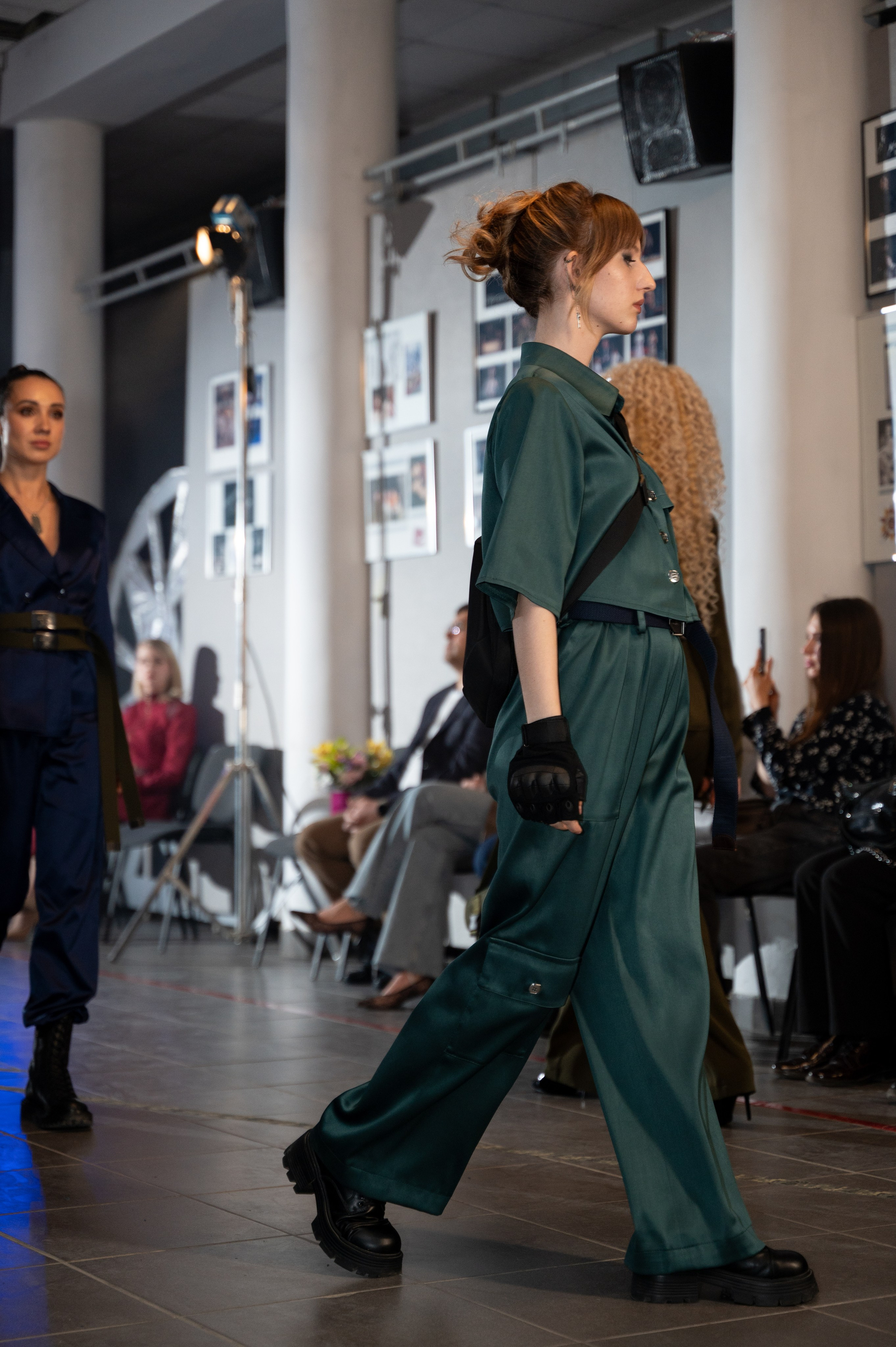 Закрытый показ милитари «Своя трансформация» дизайнера Юлии Бойченко | 24.04.2025. Фотограф в Омске Елизавета Кириллова