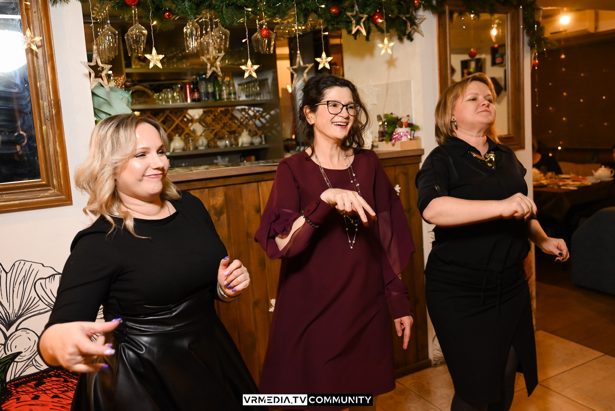 Новогодний вечер в кафе «КАмпот»