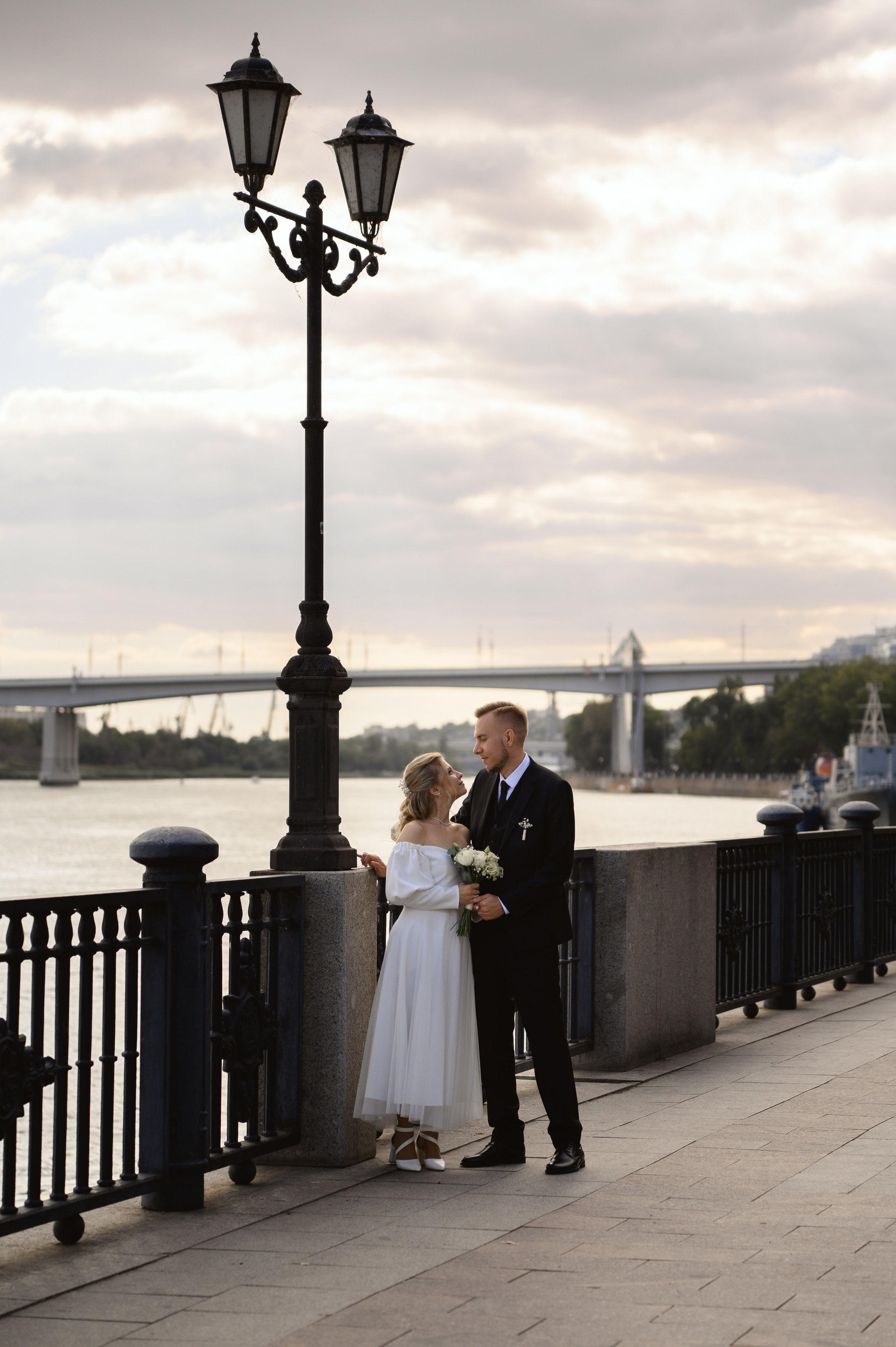 Свадебная съемка в Ростове, прогулка на яхте и семейный ужин за городом