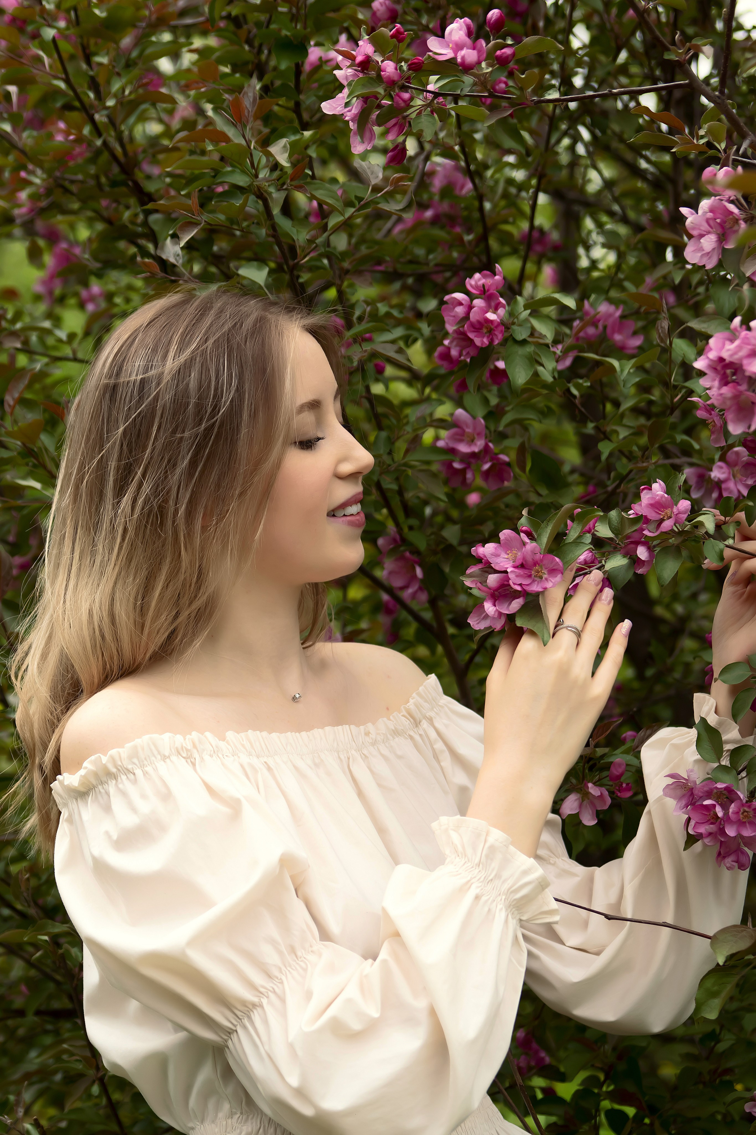 Индивидуальная фотосессия на цветении. Детский и семейный фотограф Кемерово Антонина Семеркова!