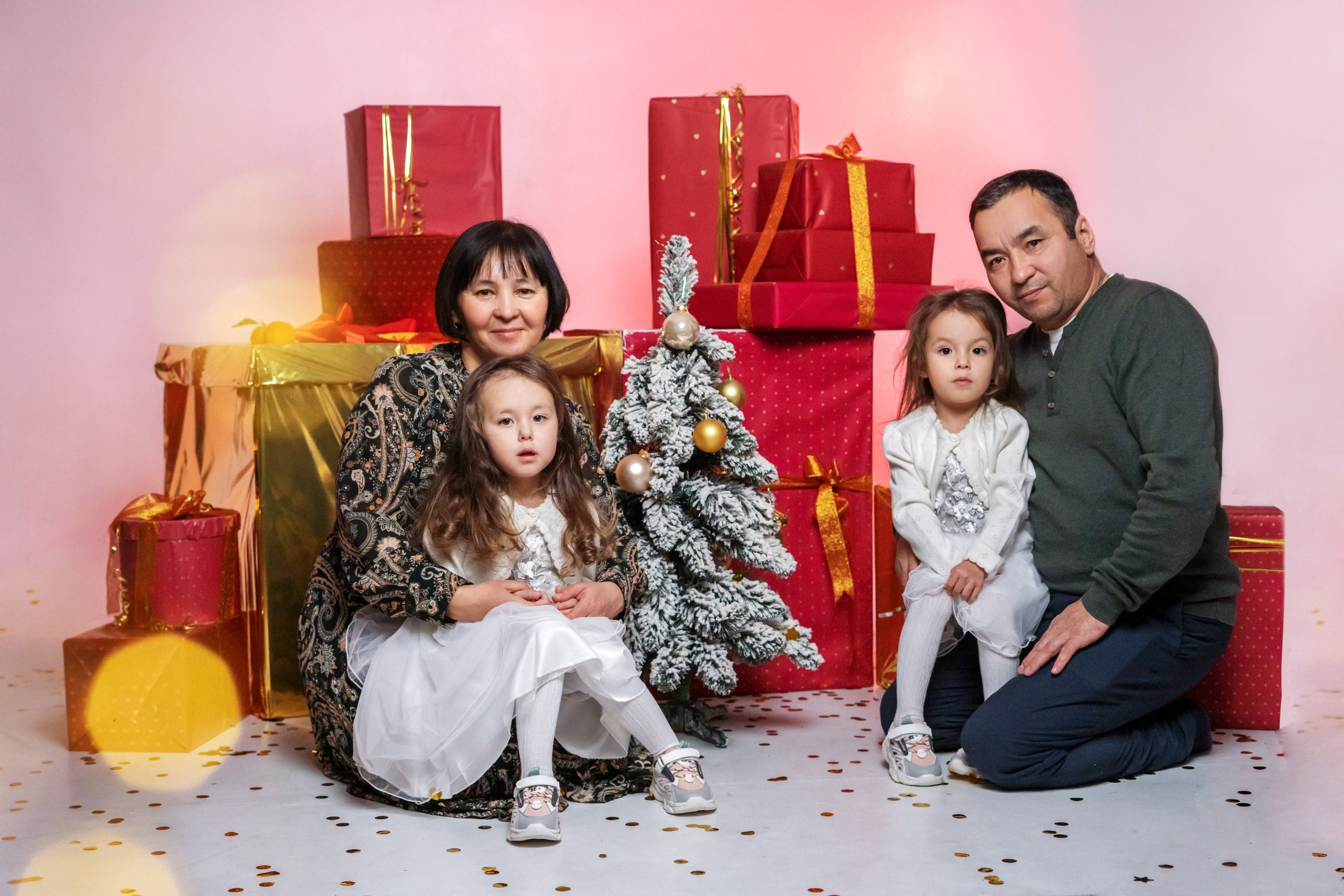 Новогодняя съемка в студии. Мила Посвит Фотограф новорожденных в Тобольске