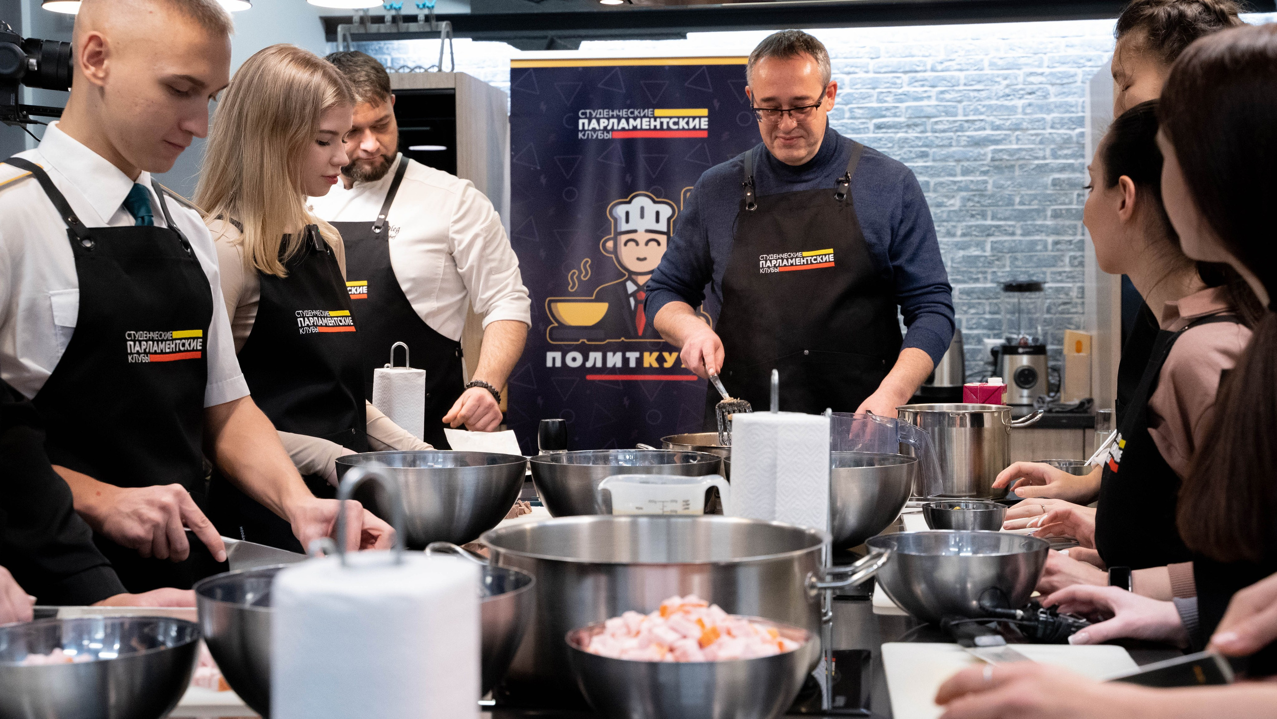 «ПолитКухня». Фотограф, оператор-монтажер, продюсер медиа проектов в Москве