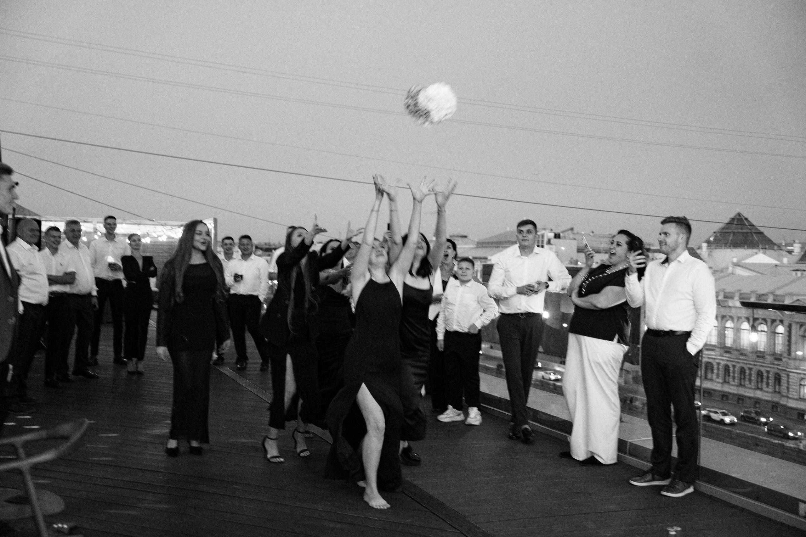 Виктория & Роман. Камерная городская свадьба в видовом ресторане в стиле современная классика. Свадебный фотограф организатор в Санкт-Петербурге Ассоль Опарина