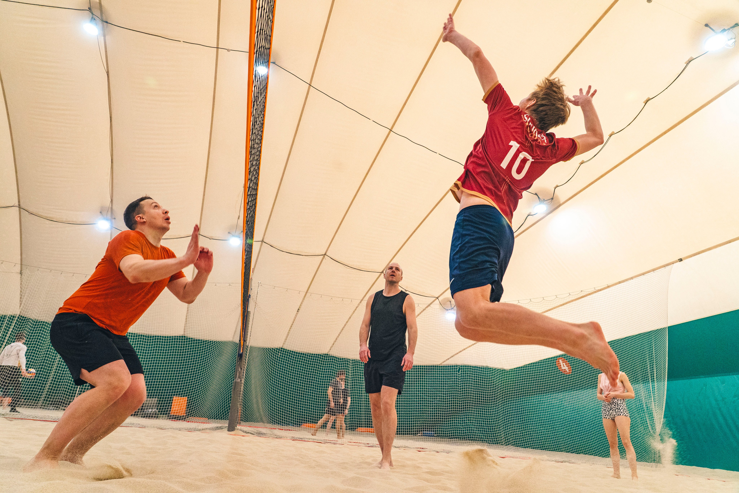Пляжный волейбол. Фотограф Владимир Бакарюк