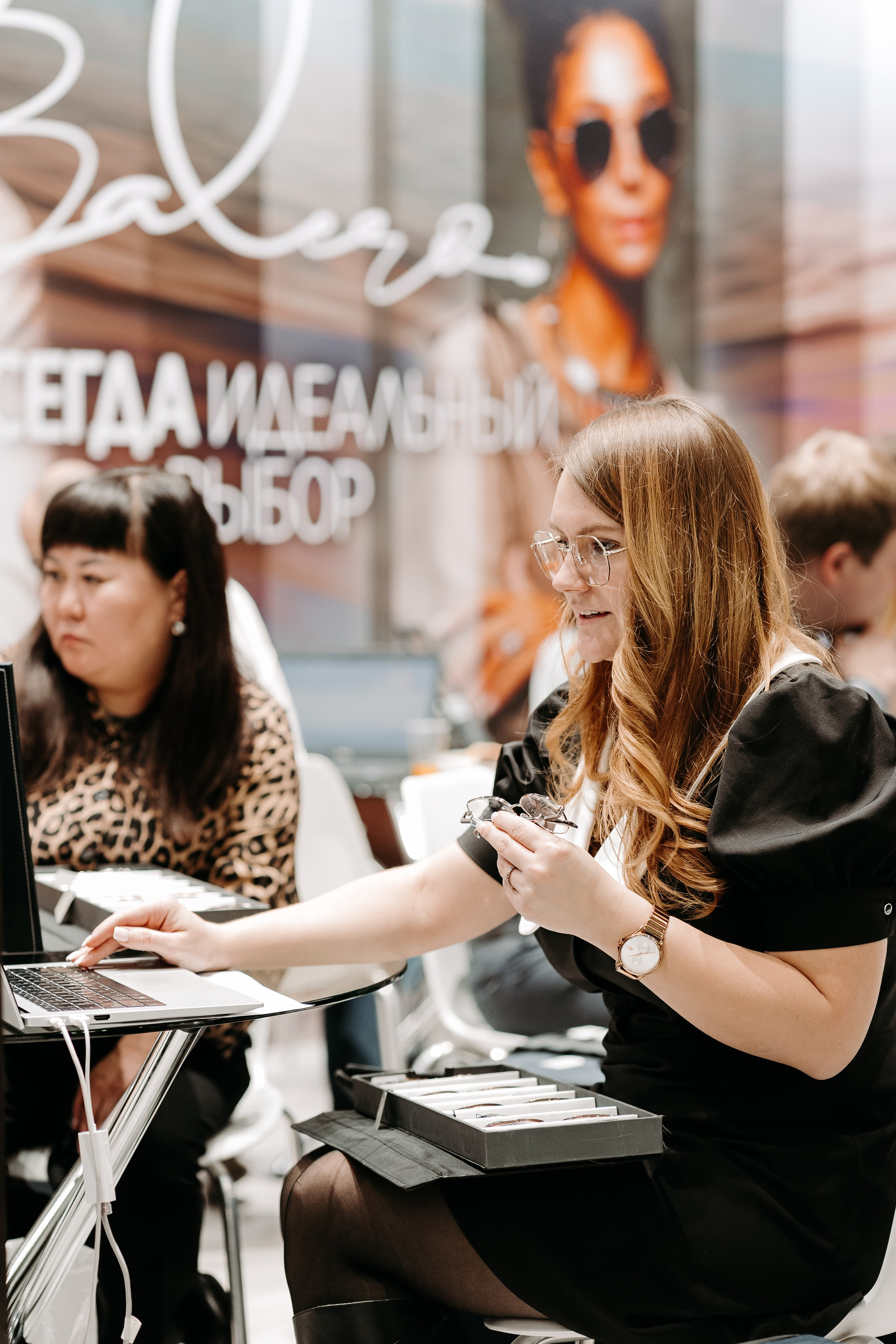 Оптическая_выставка. Репортажный и свадебный фотограф в Москве Рая Небогатова