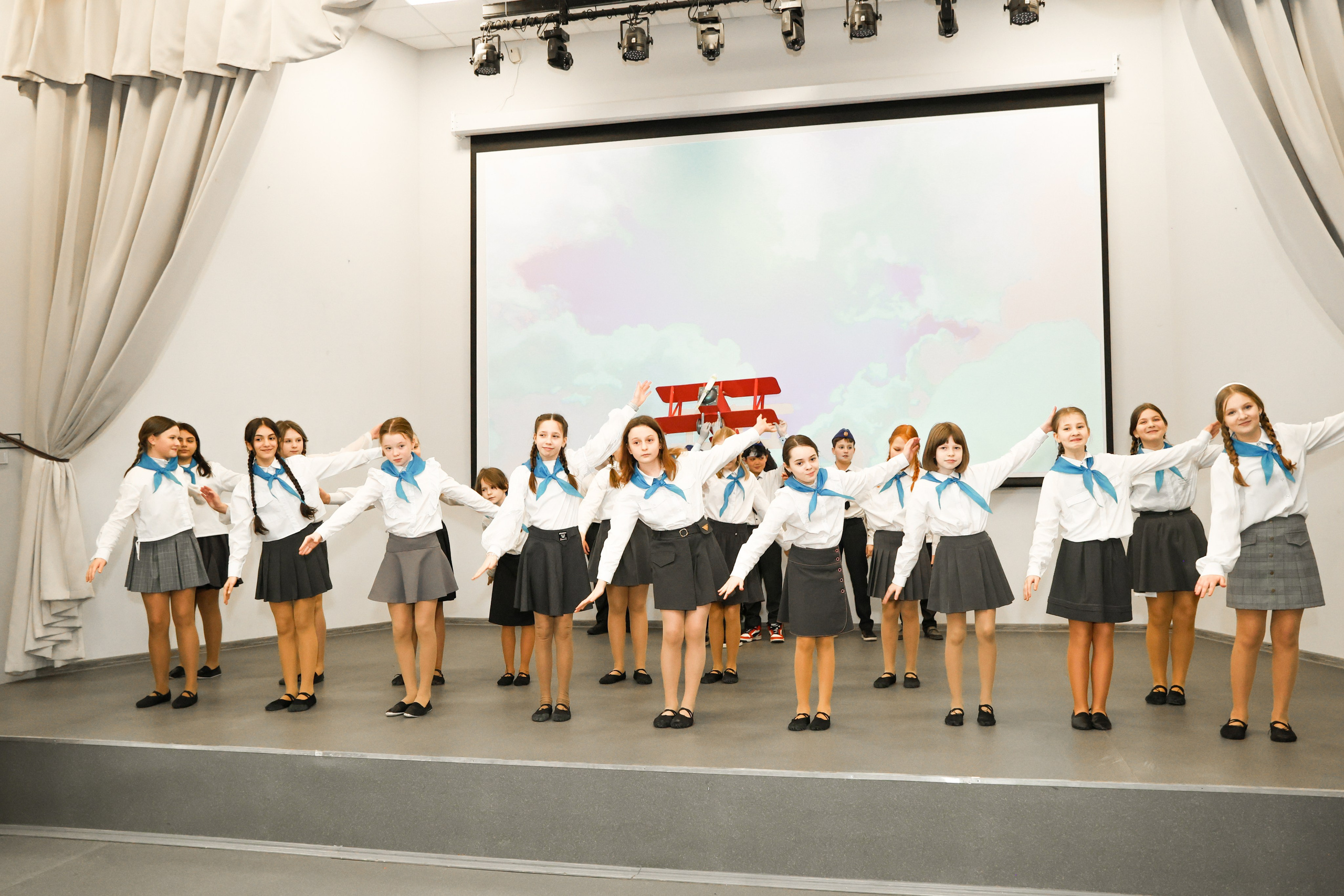 8 марта I школа. The EVL gallery