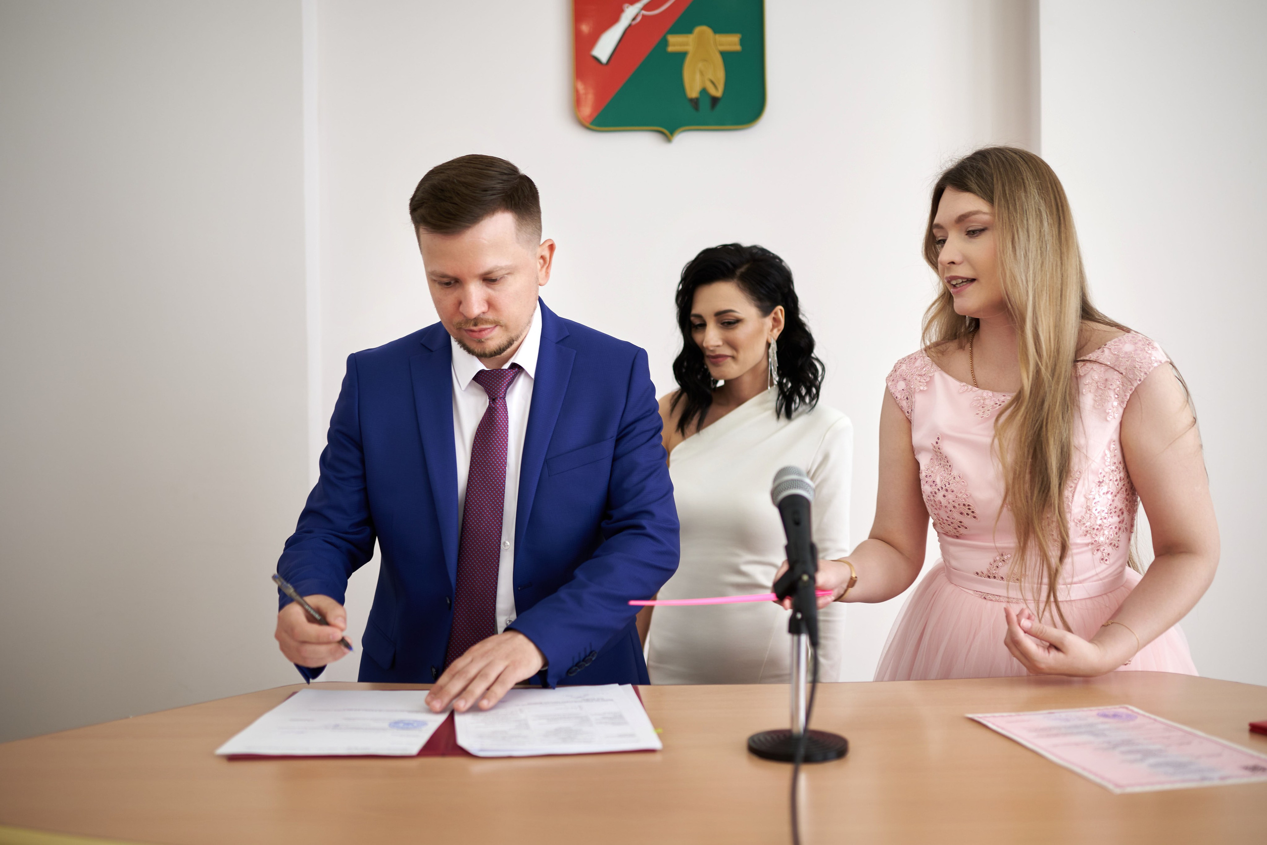 Фотограф на свадьбу в Старом Осколе, фотосессия свадьбы. Профессиональный фотограф Старый Оскол, Губкин — свадьба, венчание, крещение, юбилей и день рождения