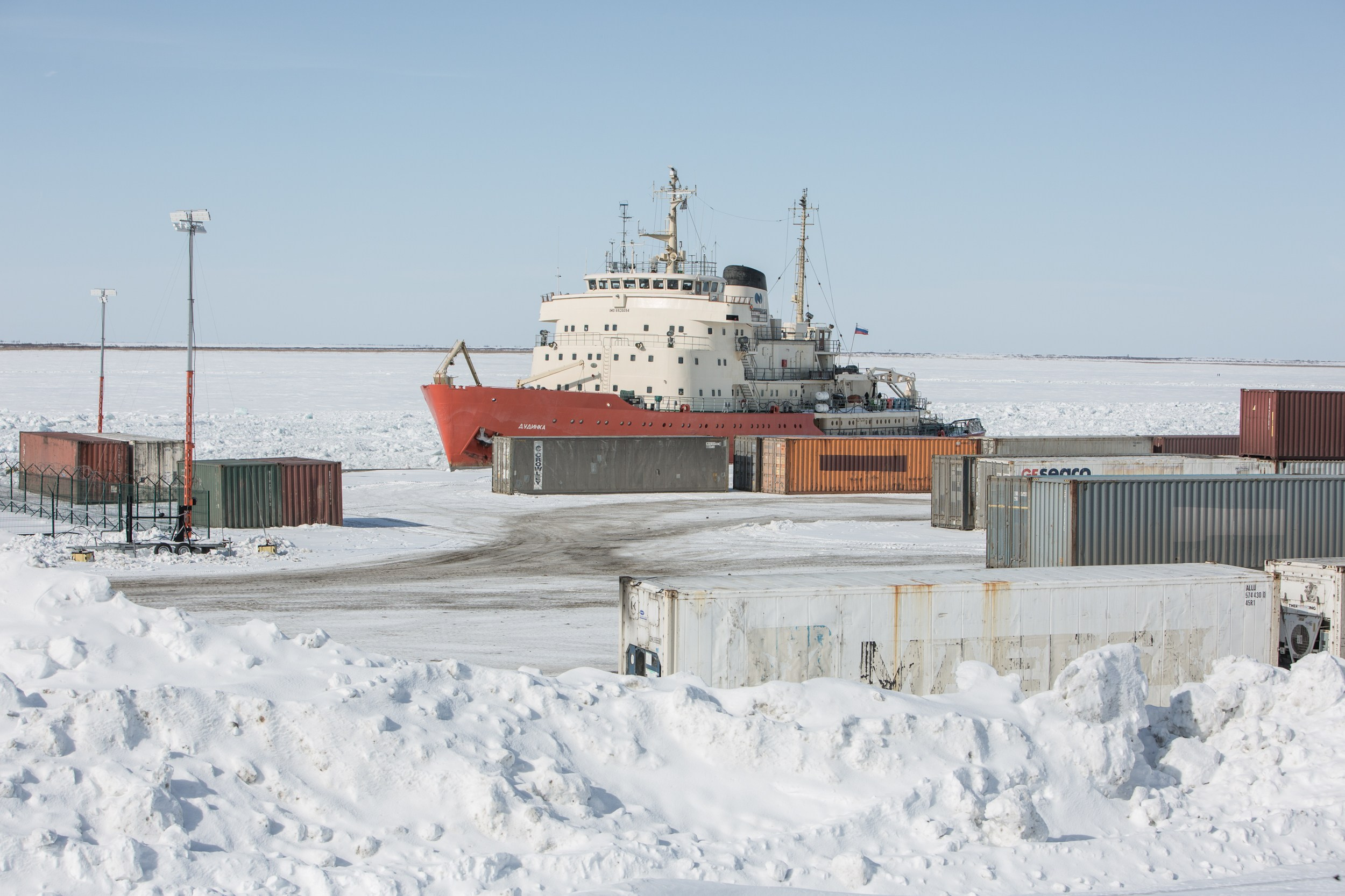 Порт Дудинка для Regnum. Юлия Невская режиссер и сценарист документального кино, документальный фотограф