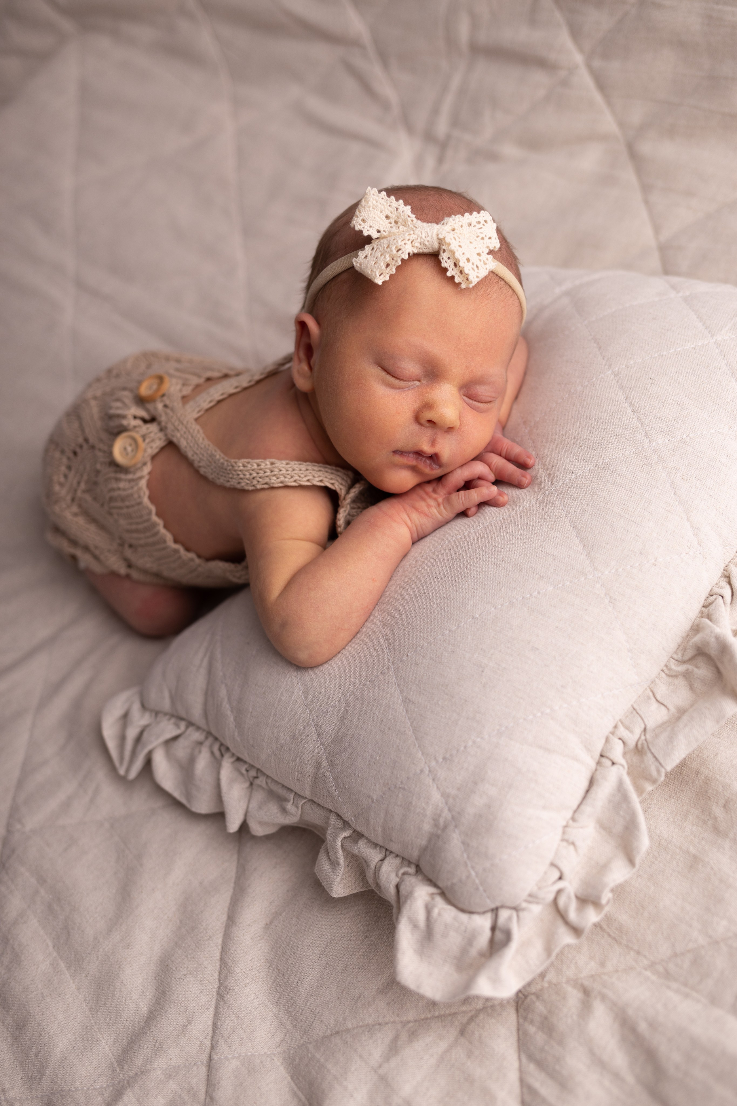 Newborn съемка в стиле Лайф. Фотограф новорожденных малышей в Омске и Омской области Эльвира Камаева