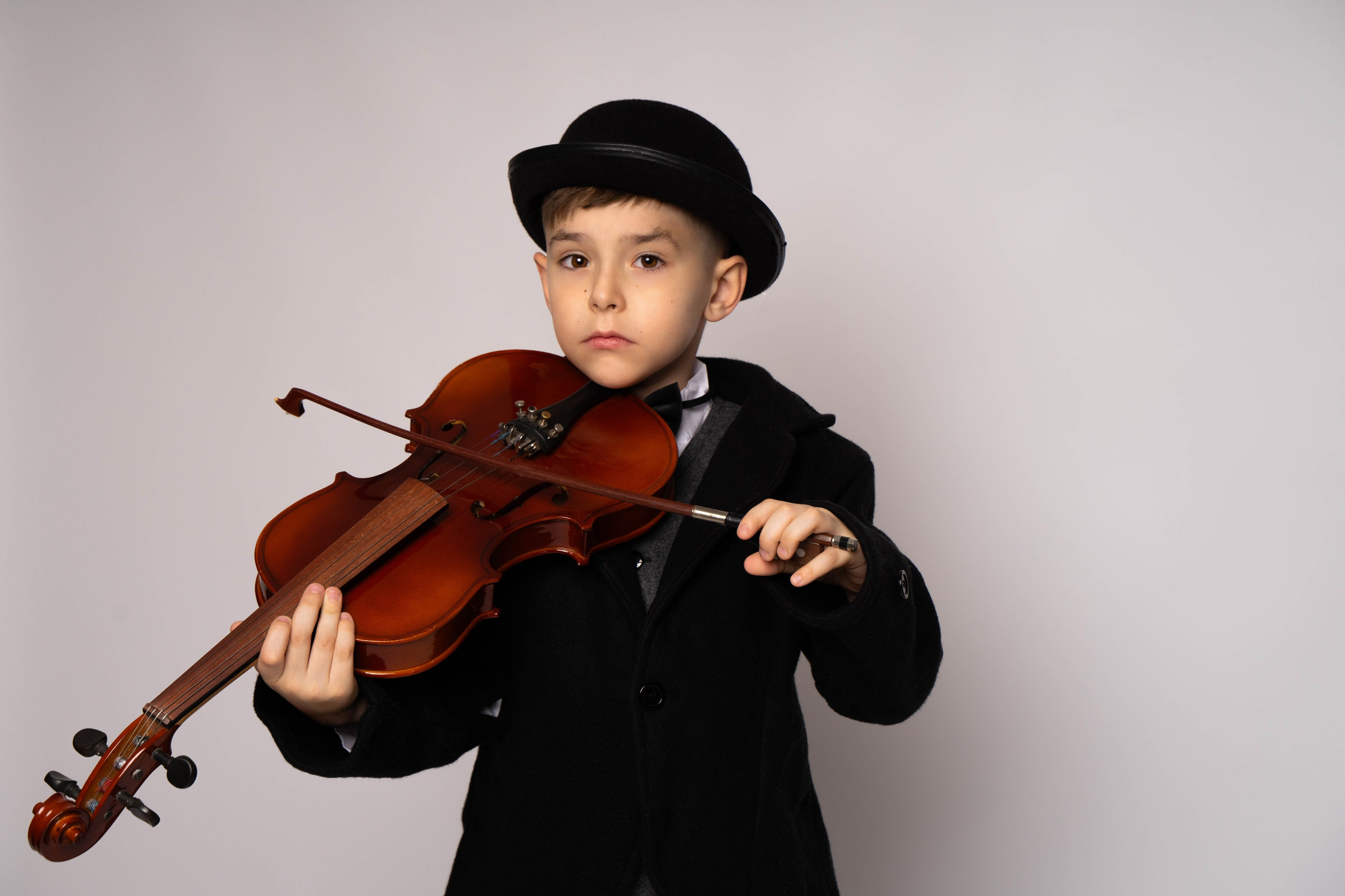 Артем в образе Ч. Чаплина. Студия детской фотографии