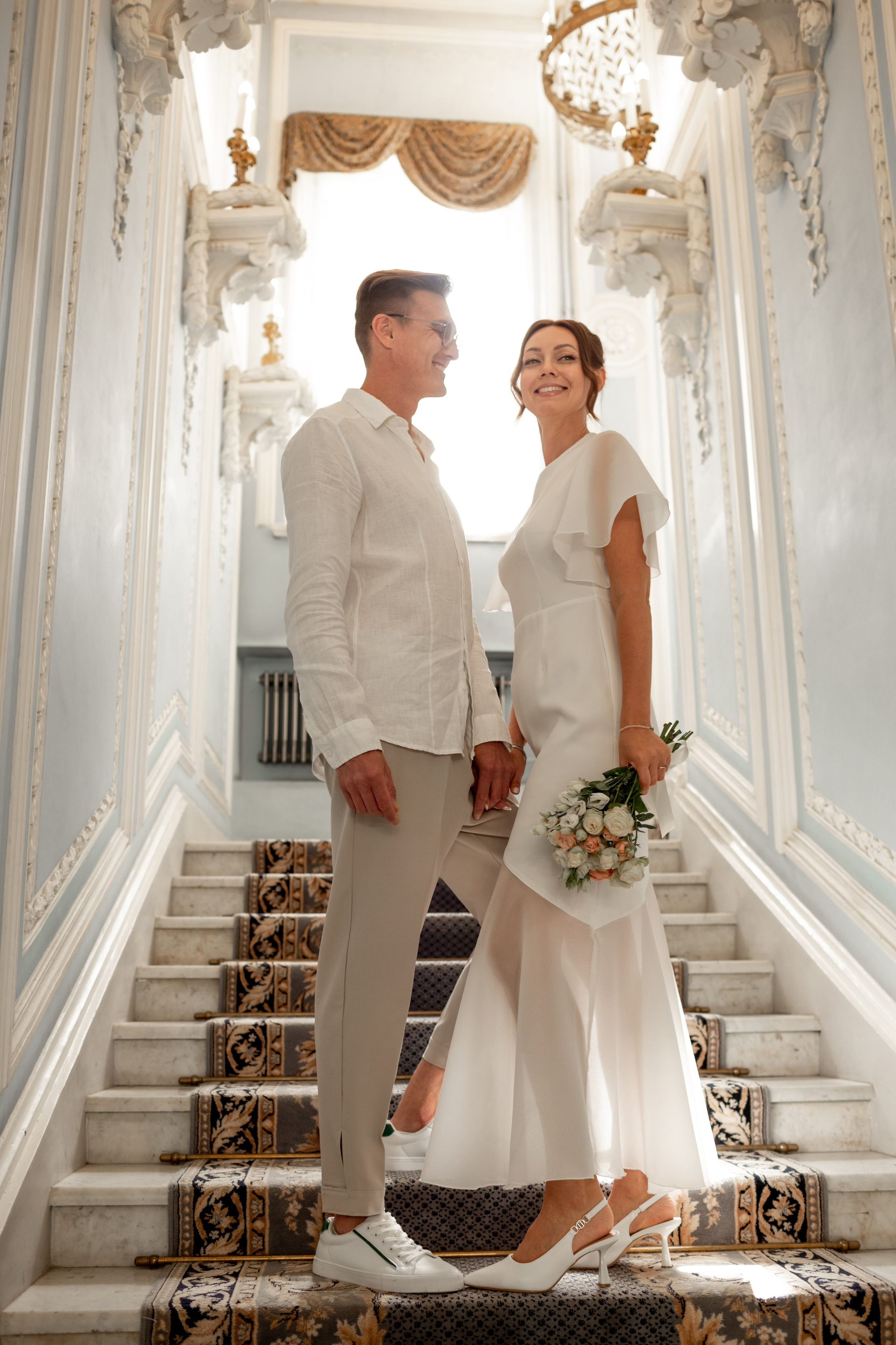 Свадебная фотопрогулка по улицам Петербурга. Свадебный фотограф Кирилл Белый