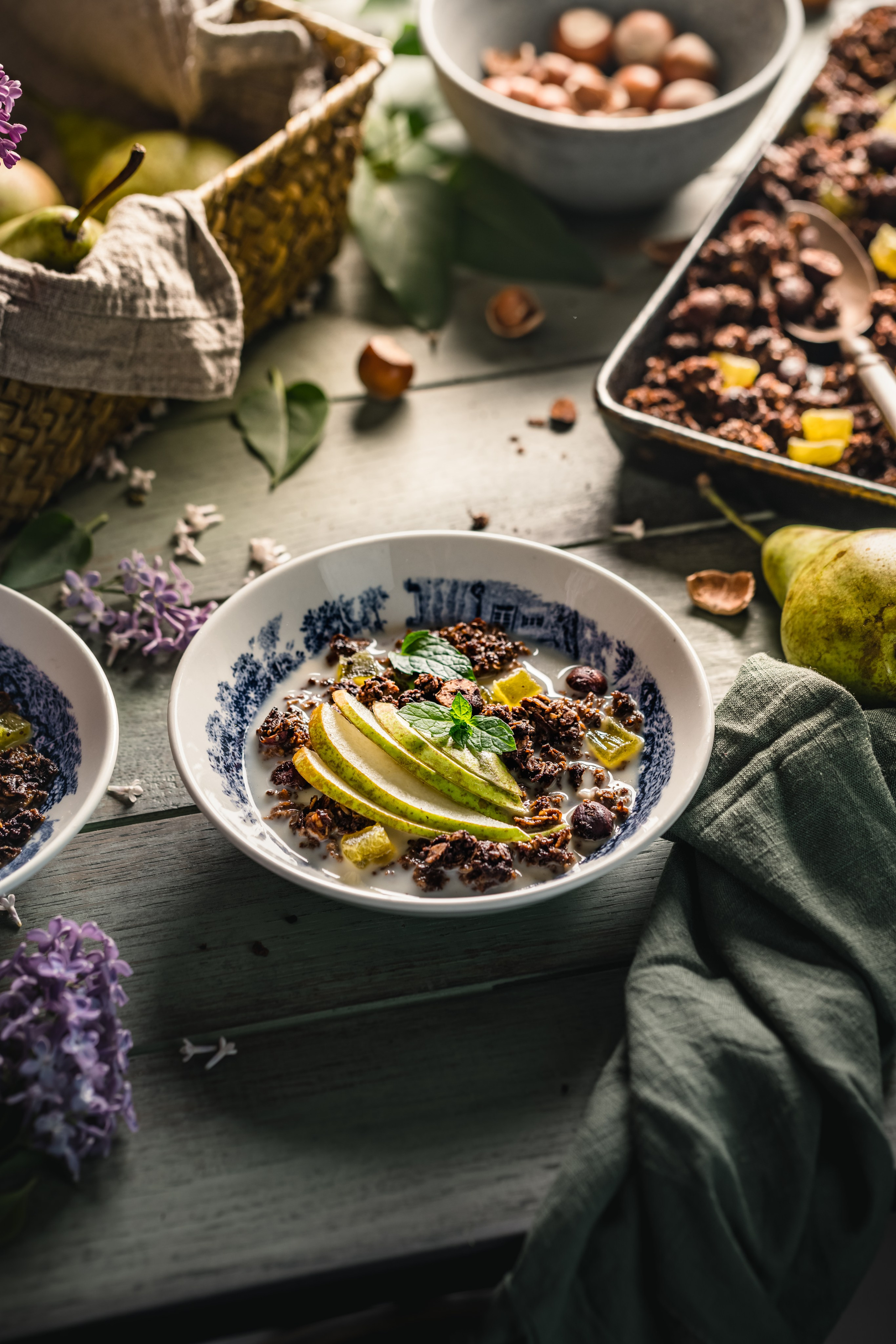 Завтрак с гранолой. Foodie Stories (гастрономические истории) рекламная фуд-фотосъёмка, Москва