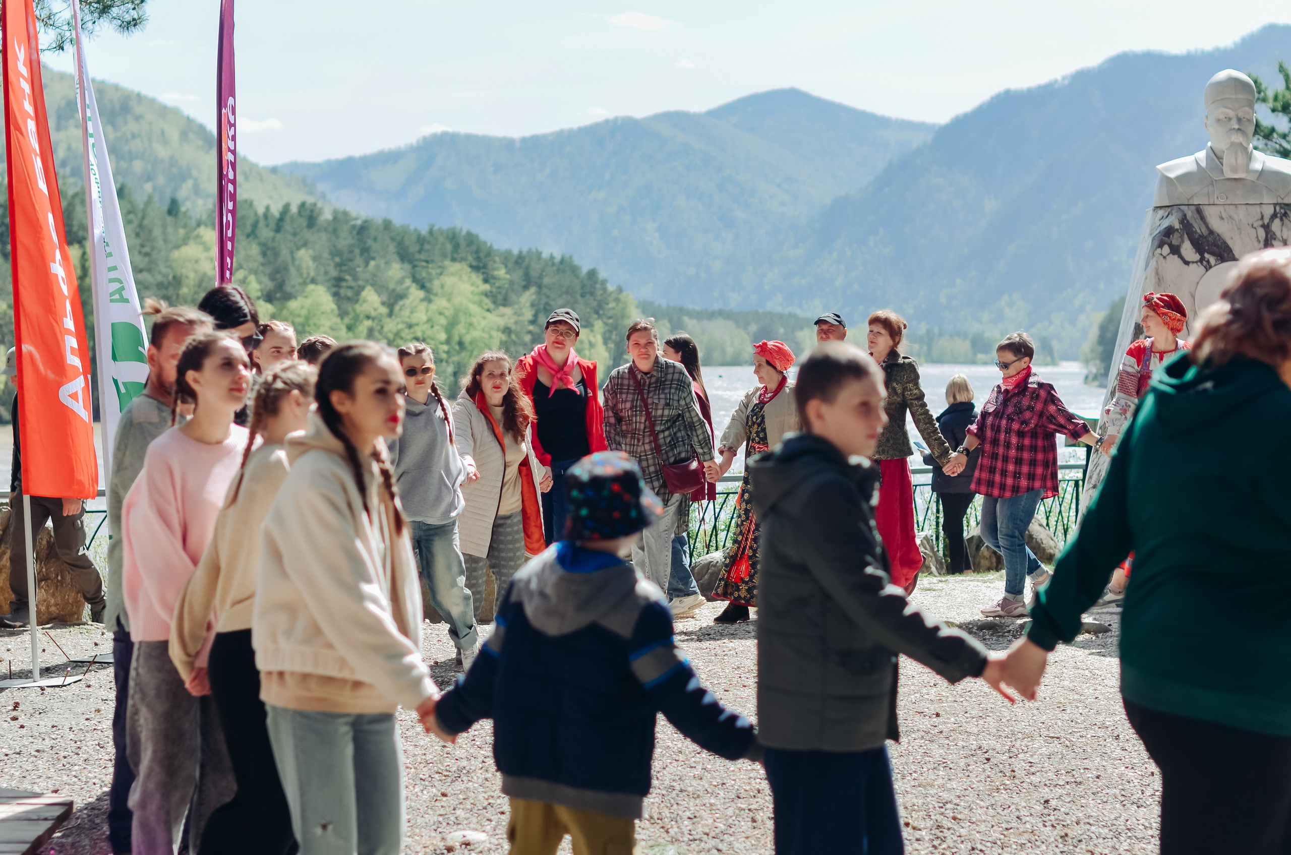 Фестиваль «Цветение Маральника на Алтае 2025». Фоторепортаж. Денисова Аля — фотограф для парных съемок и индивидуальных историй в Барнауле