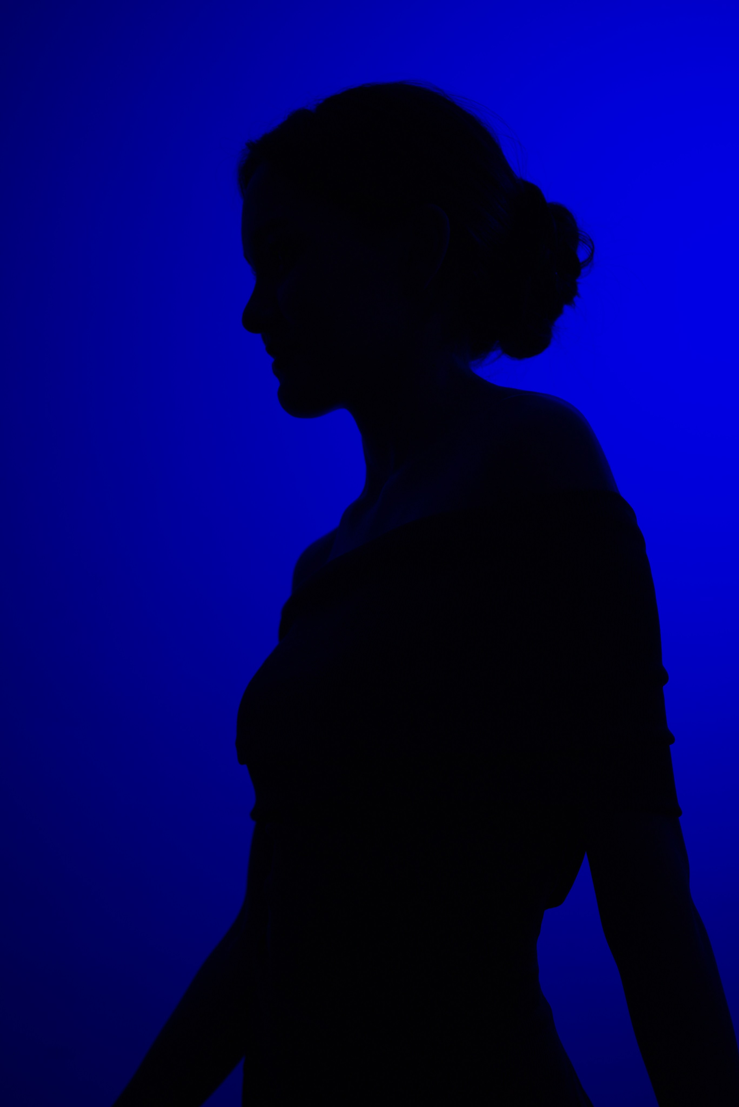 Силуэт на синем. Мир глазами Саши Д