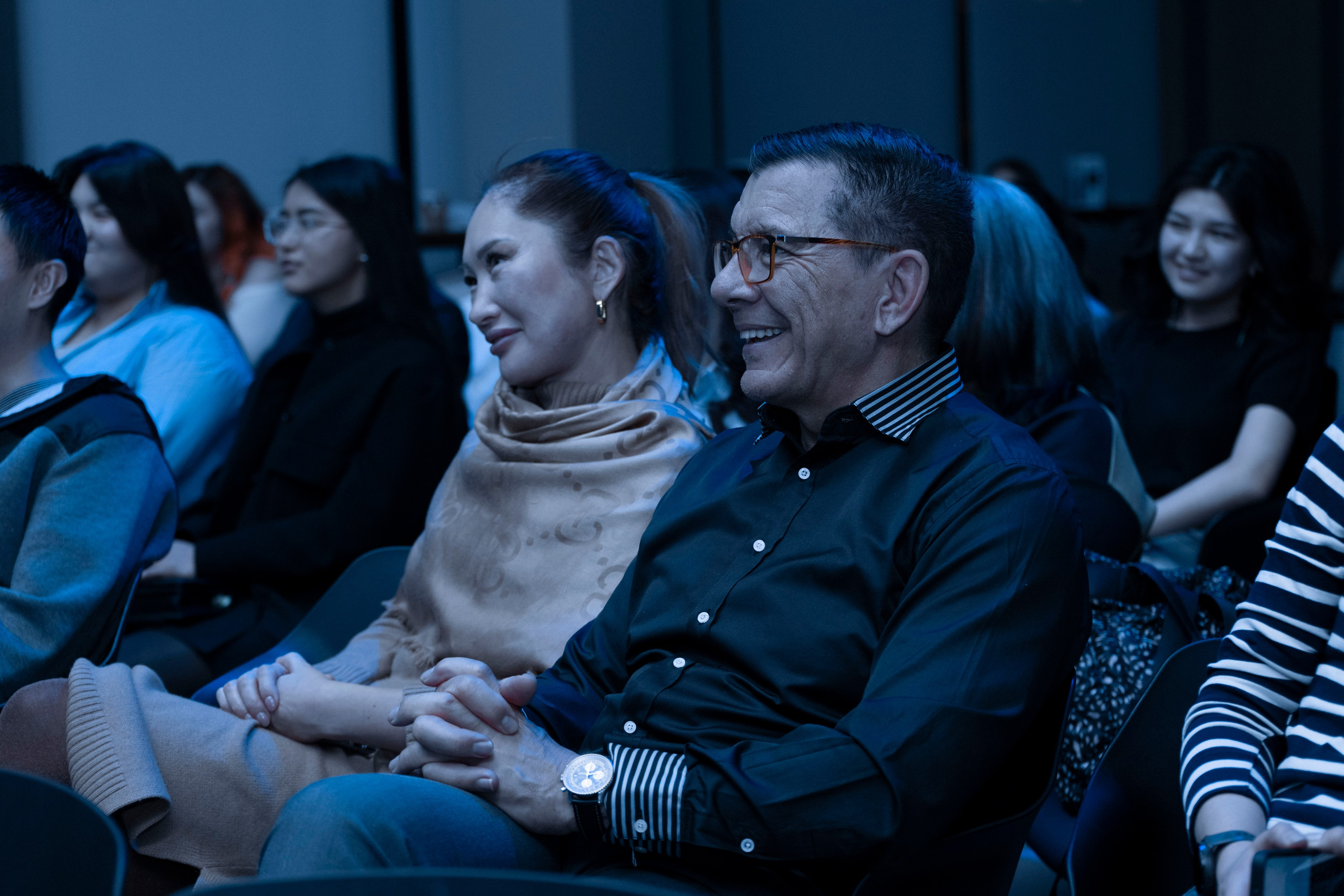 ORTA| STAND UP in ENGLISH. OSPAN ALI photographer