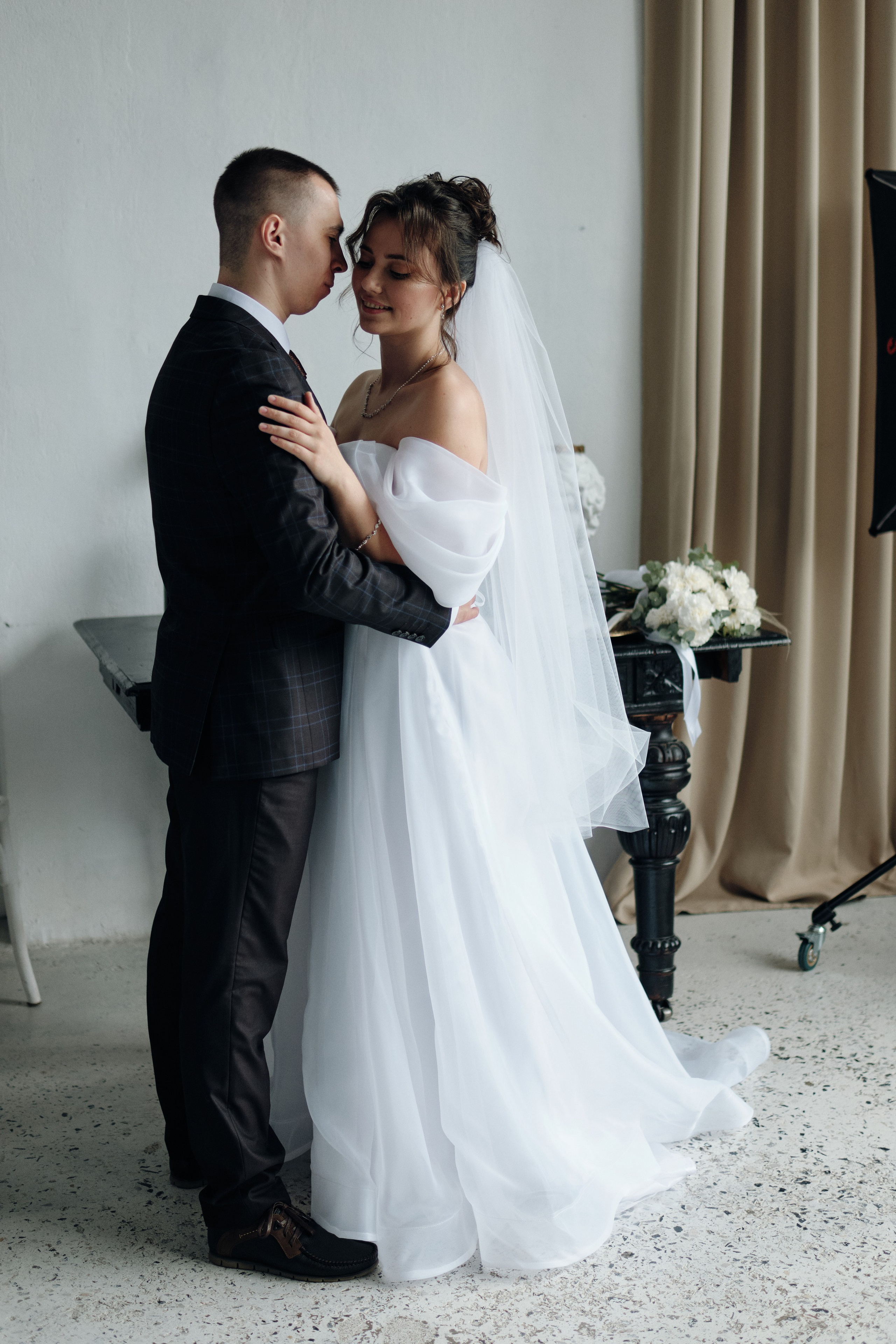 Свадебная фотосессия в СПб в студии. Семейные и свадебные фотосессии в СПб, в студии, на улице, на природе