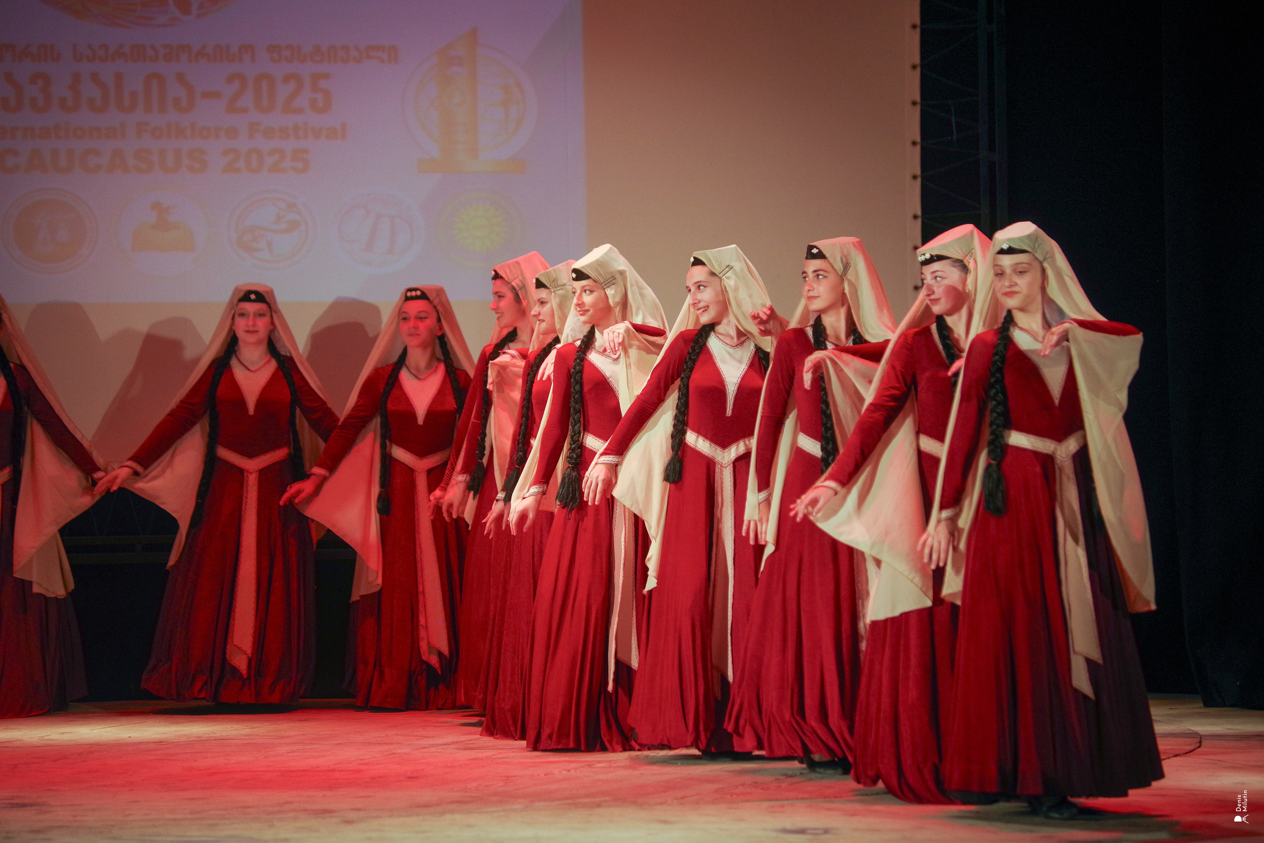 Танцы в прекрасном Они. Портретный фотограф Денис Милютин