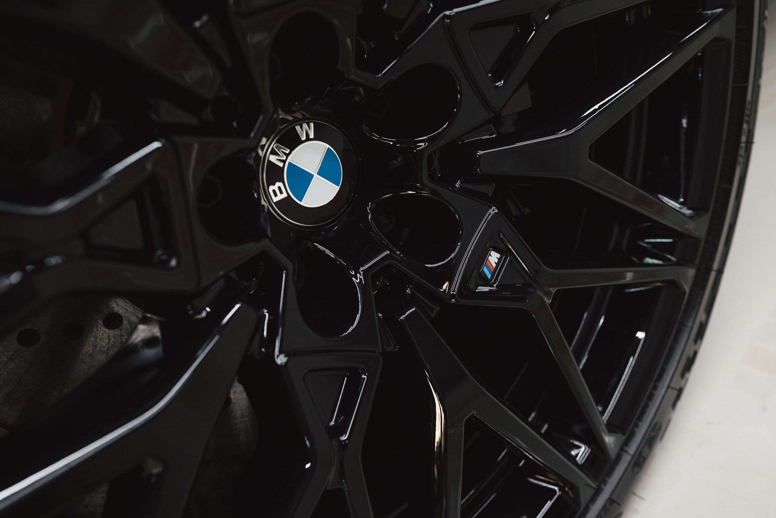 BMW X6M матовый. DeLorein