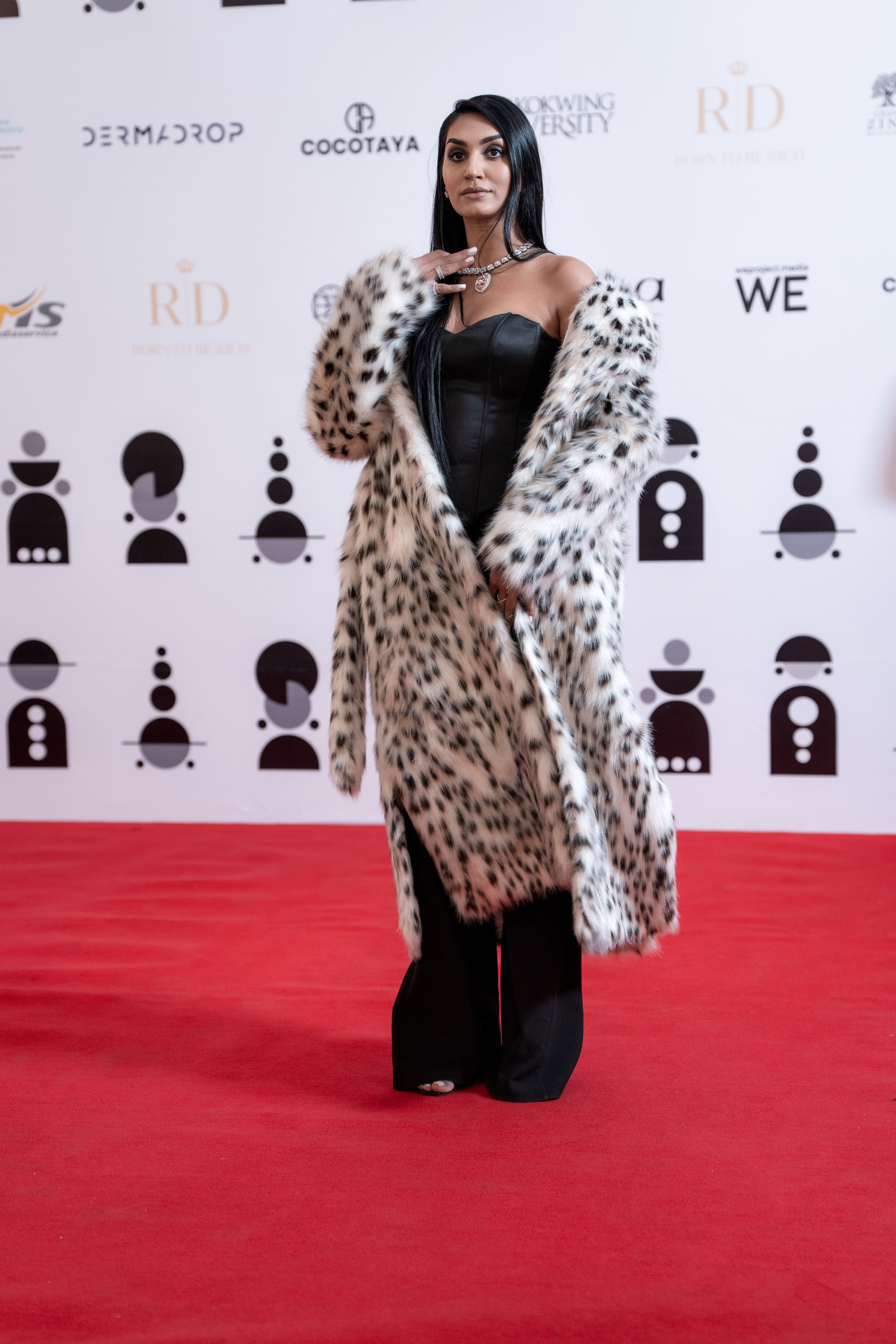 Backstage. Сайт Алматинского НЮ АРТ, будуар и фэшн фотографа Дениса Карпенко