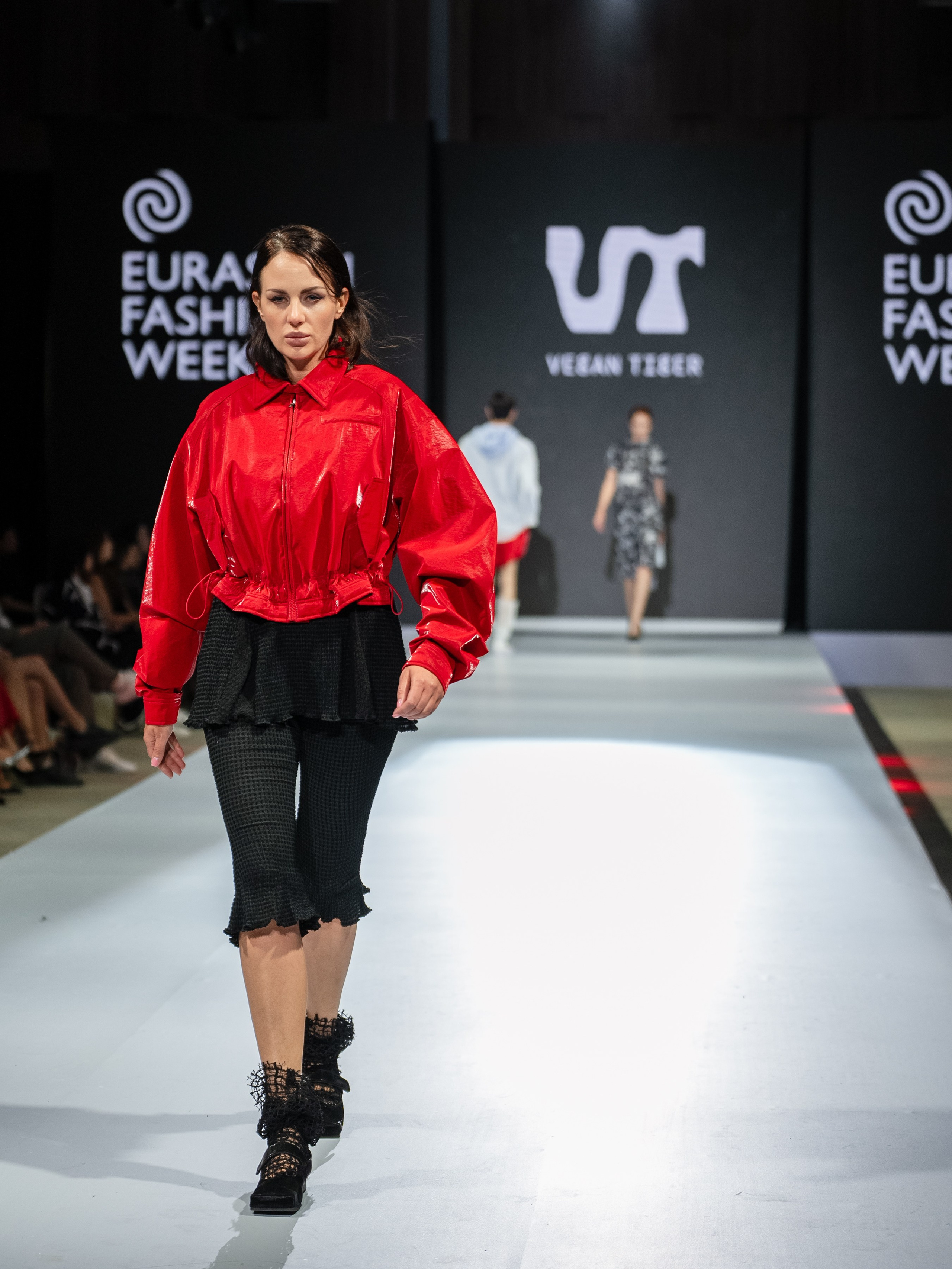 EURASIAN FASHION WEEK Vegan Tiger. Сайт Алматинского НЮ АРТ, будуар и фэшн фотографа Дениса Карпенко