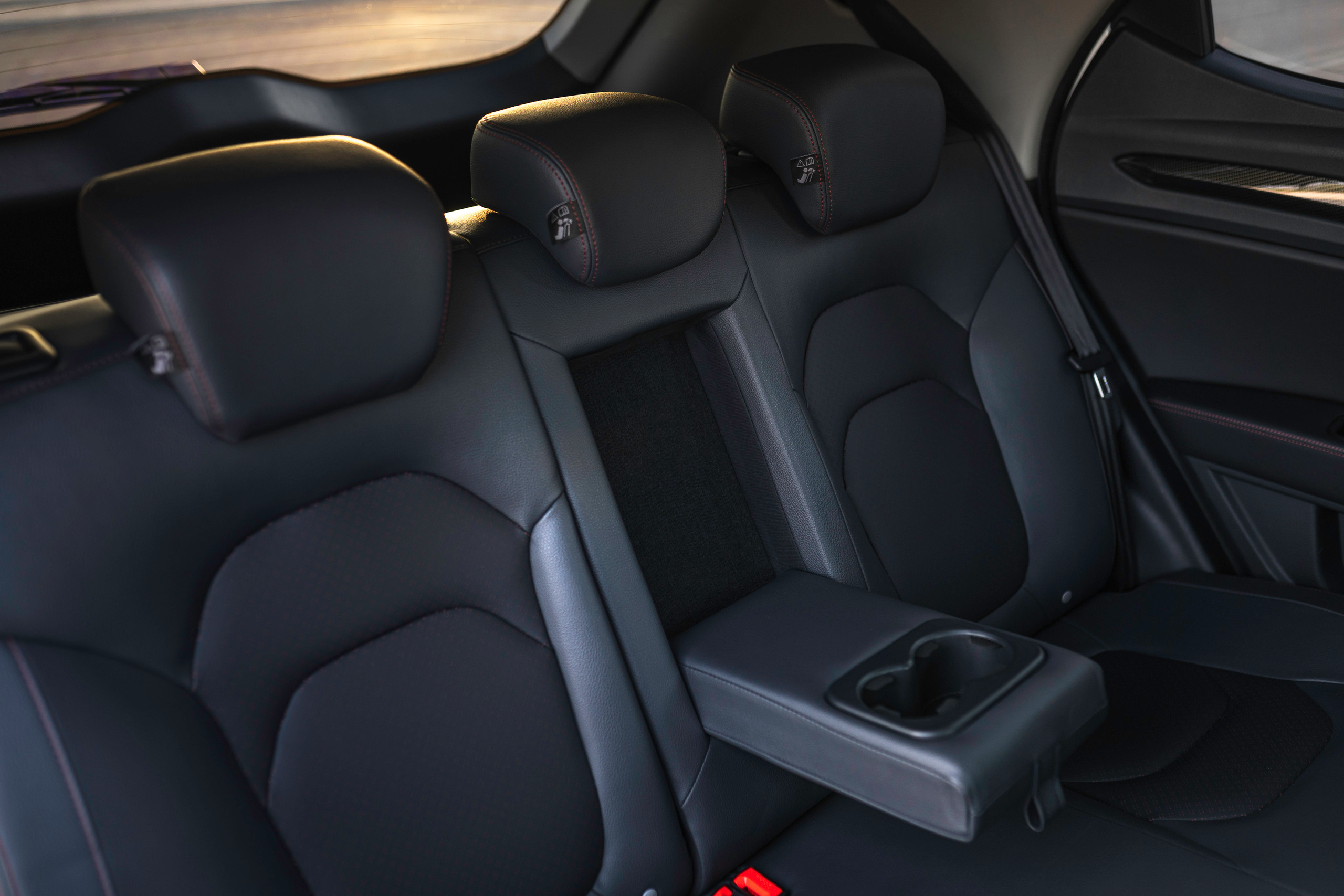 JAC S3 Pro. Чен Станислав | Автомобильный фотограф | Алматы, Казахстан