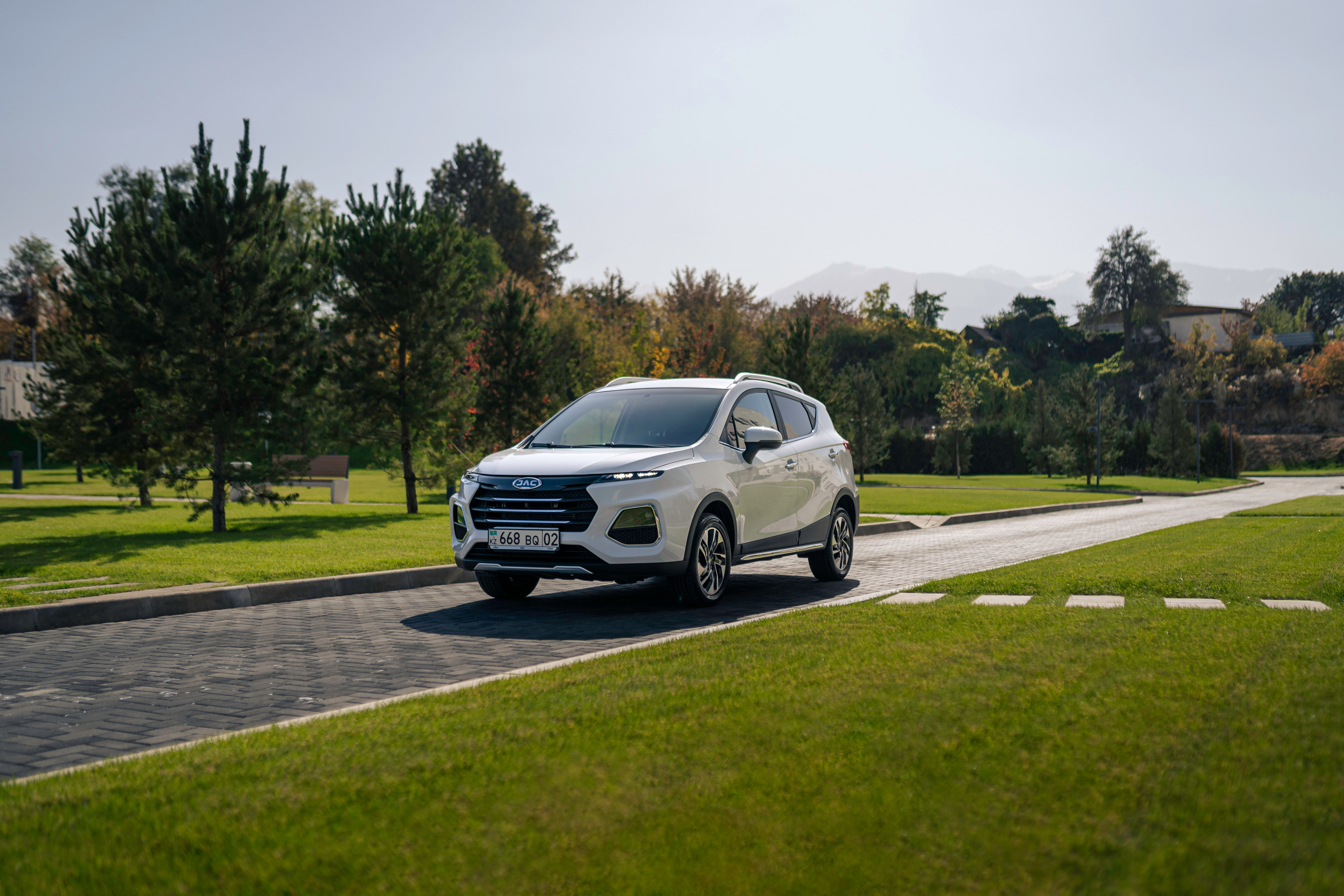 JAC S3 Pro. Чен Станислав | Автомобильный фотограф | Алматы, Казахстан