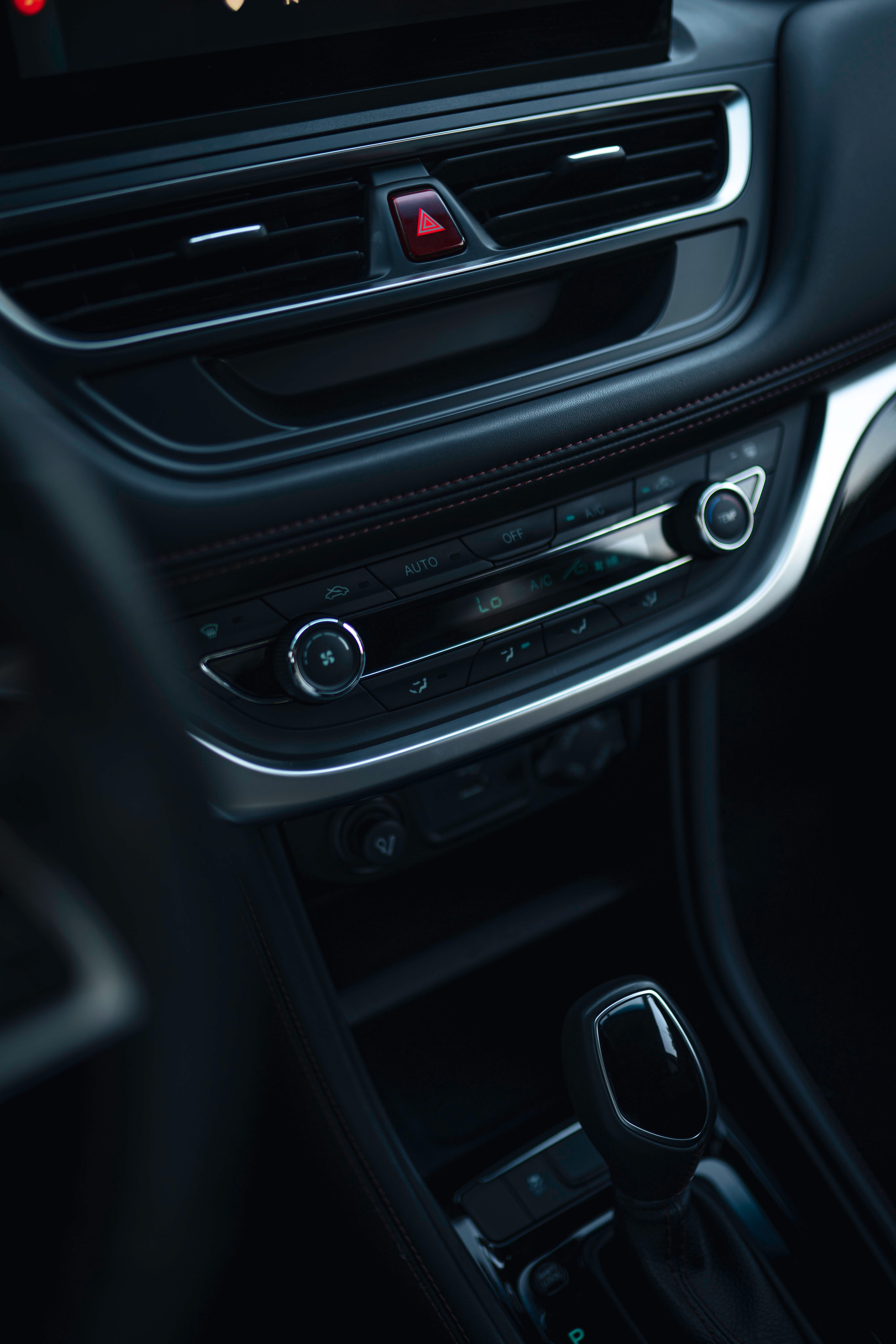 JAC S3 Pro. Чен Станислав | Автомобильный фотограф | Алматы, Казахстан