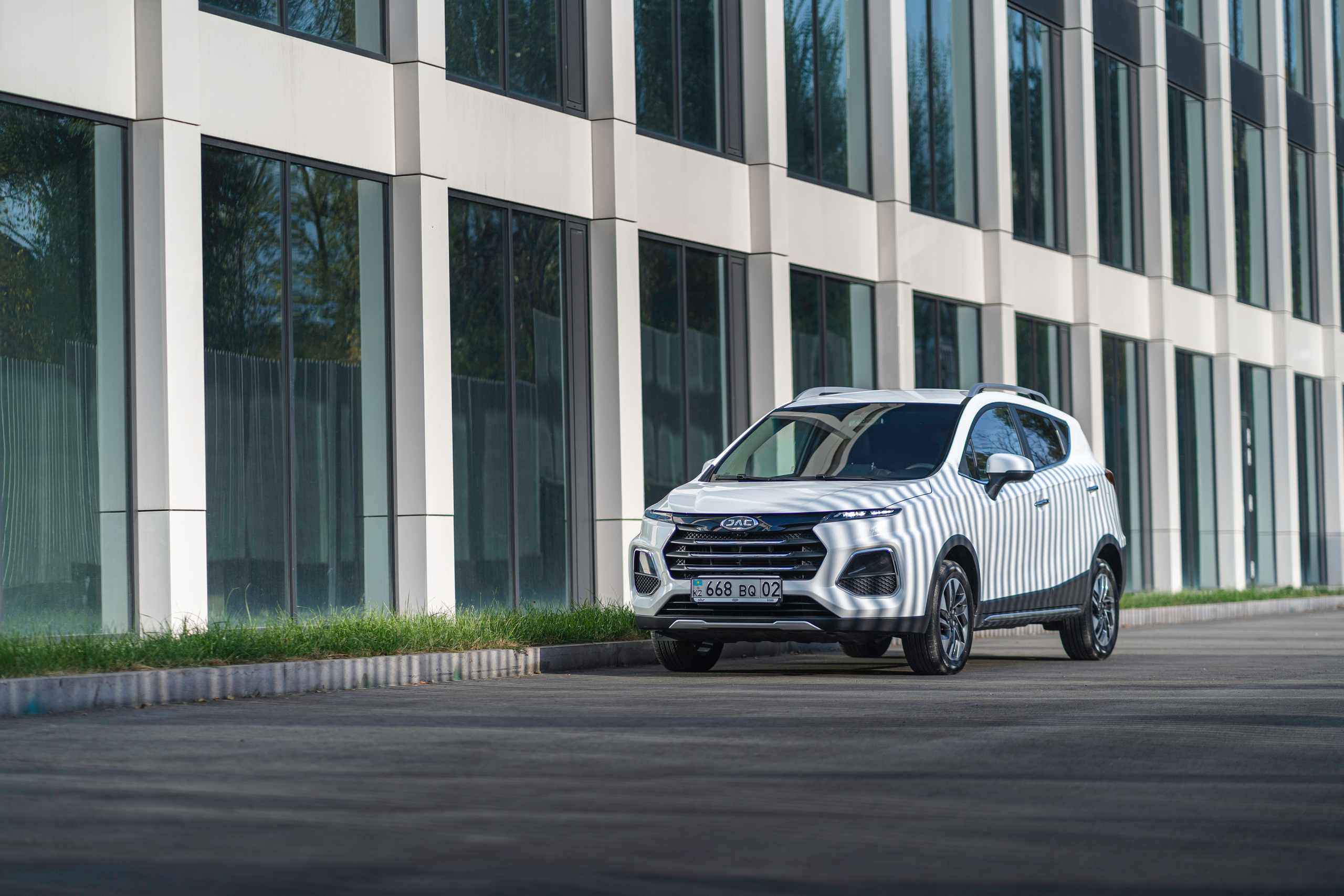 JAC S3 Pro. Чен Станислав | Автомобильный фотограф | Алматы, Казахстан