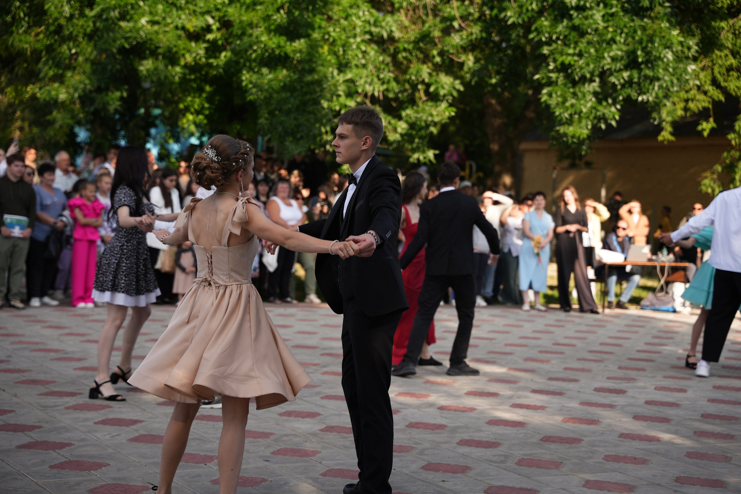 Выпускной в парке. Ольга Плаксина фотограф в Саратове