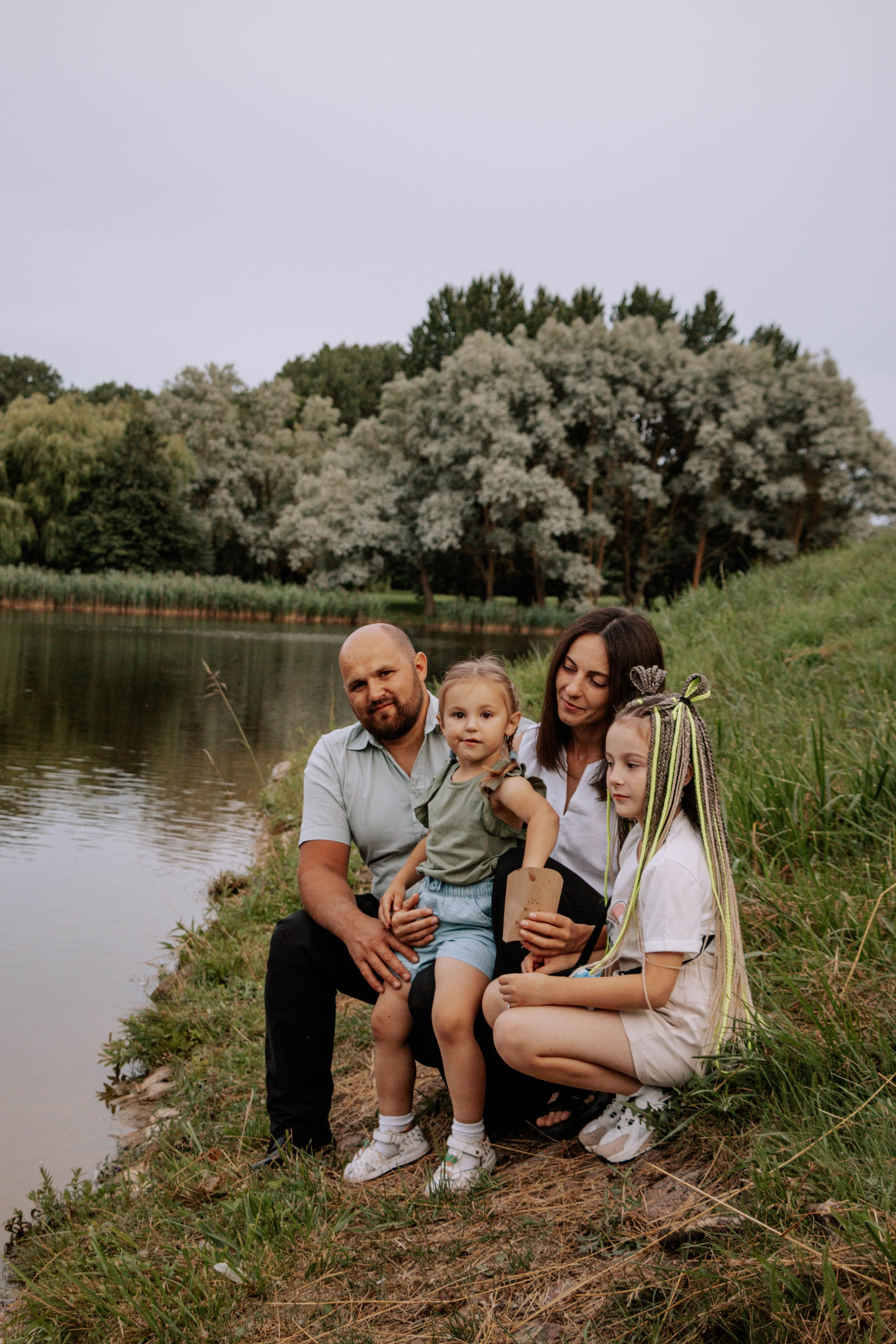 Алексей, Римма, Аннушка и Полина. Бережно сохраняю ваши чувства и истории на своих фотографиях