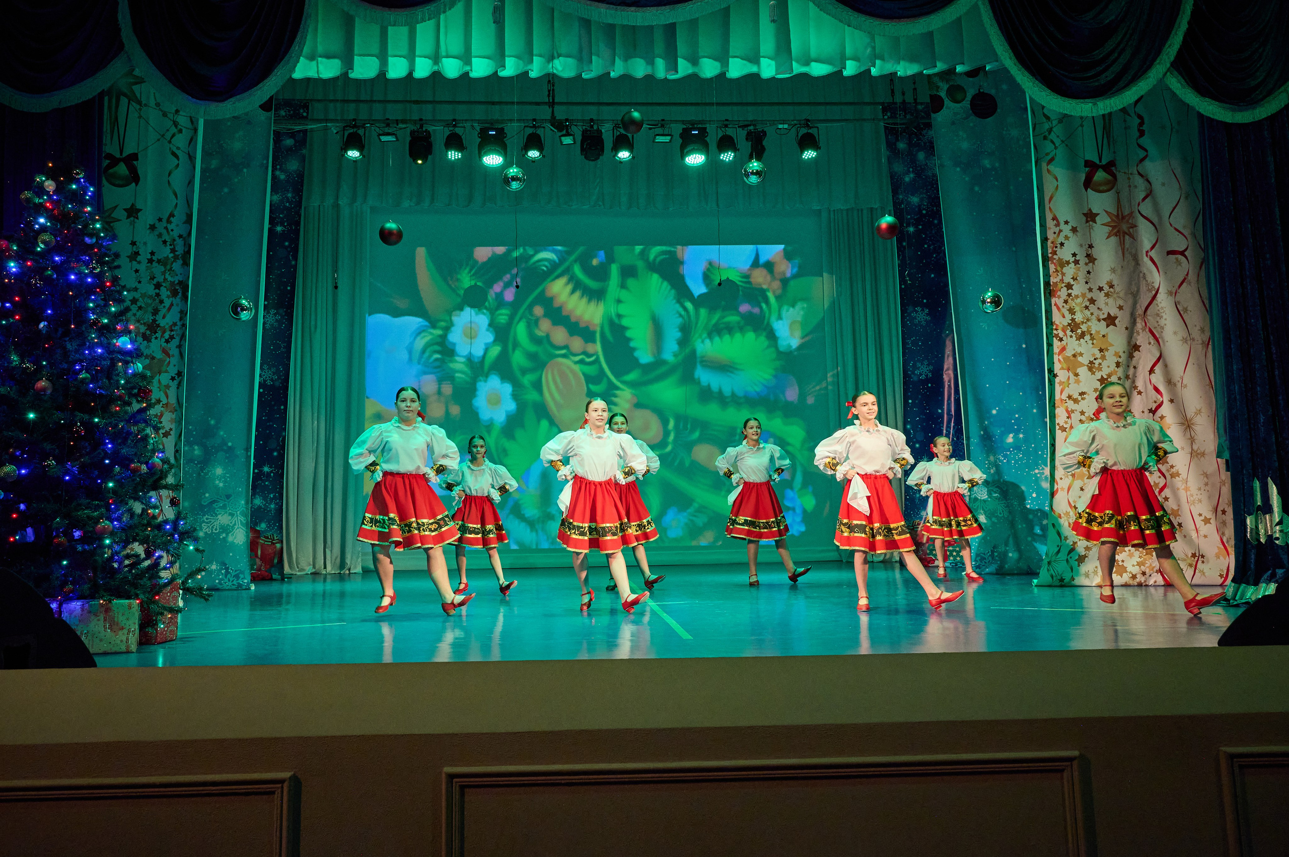 НГ концерт в Марьиной роще. Жизнь курорта Кабардинка в фотографиях