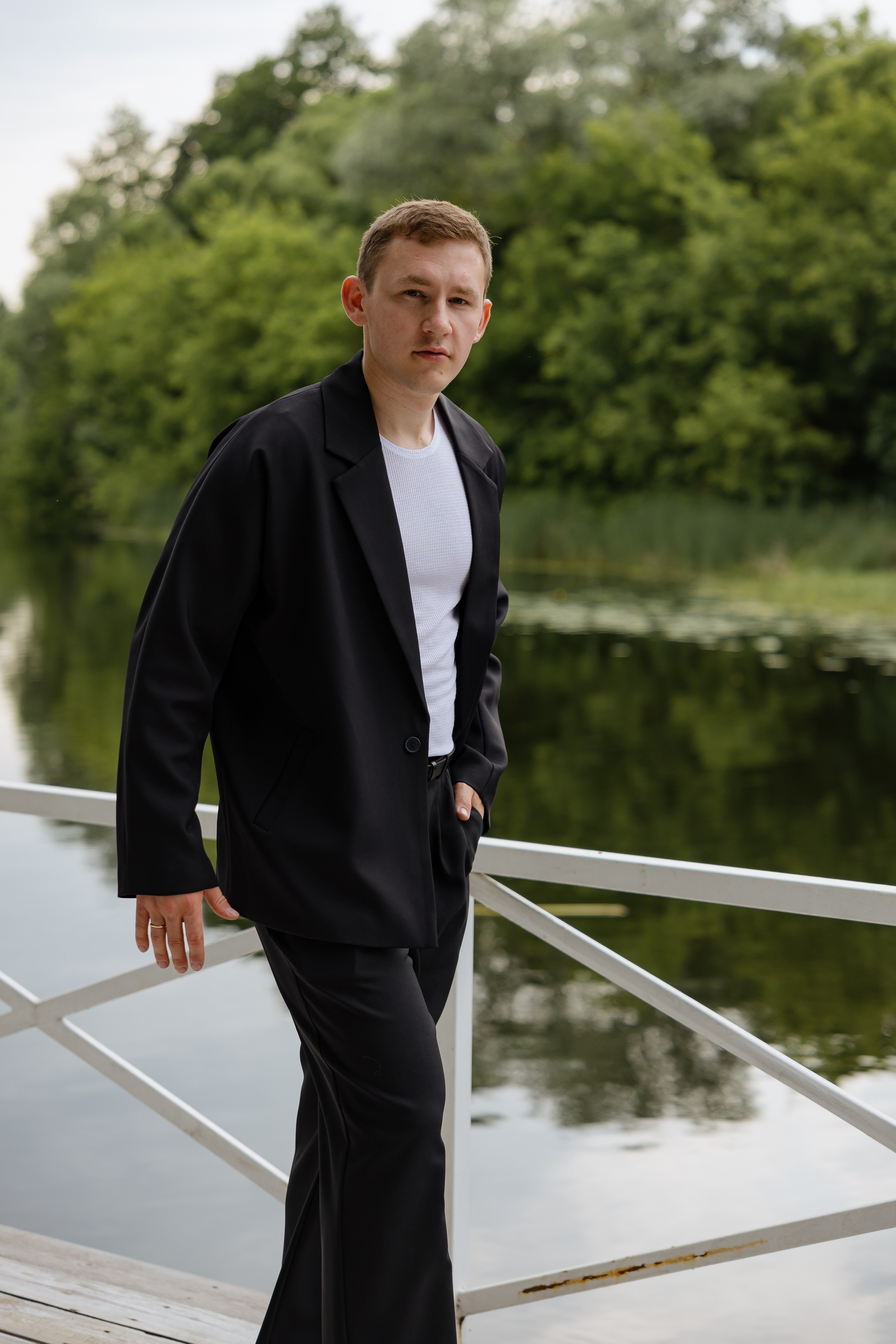 Июньская свадьба на берегу реки. Фотограф Сергей Ртищев в Москве и РФ