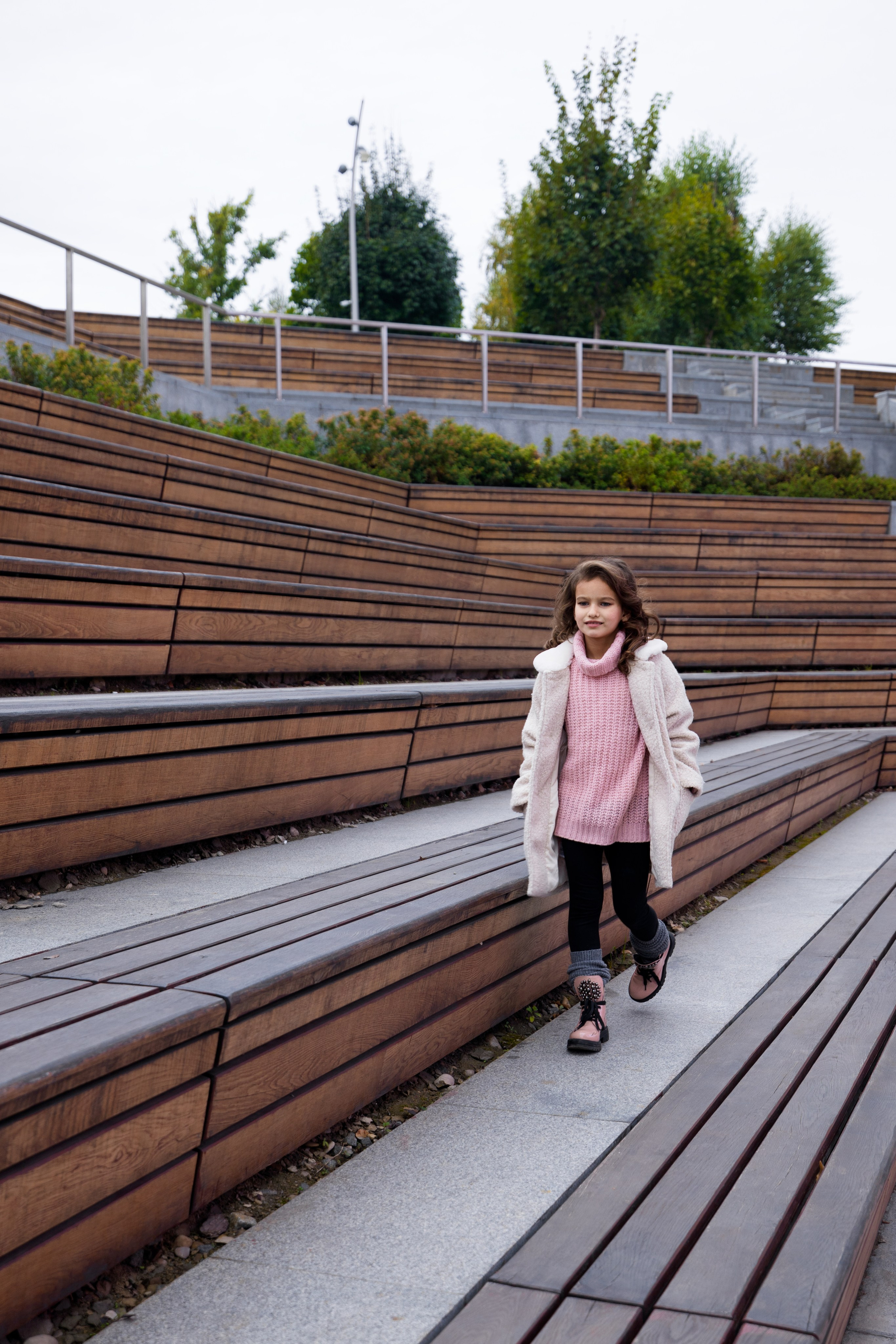 Модельное портфолио улица (детское). Photomantis