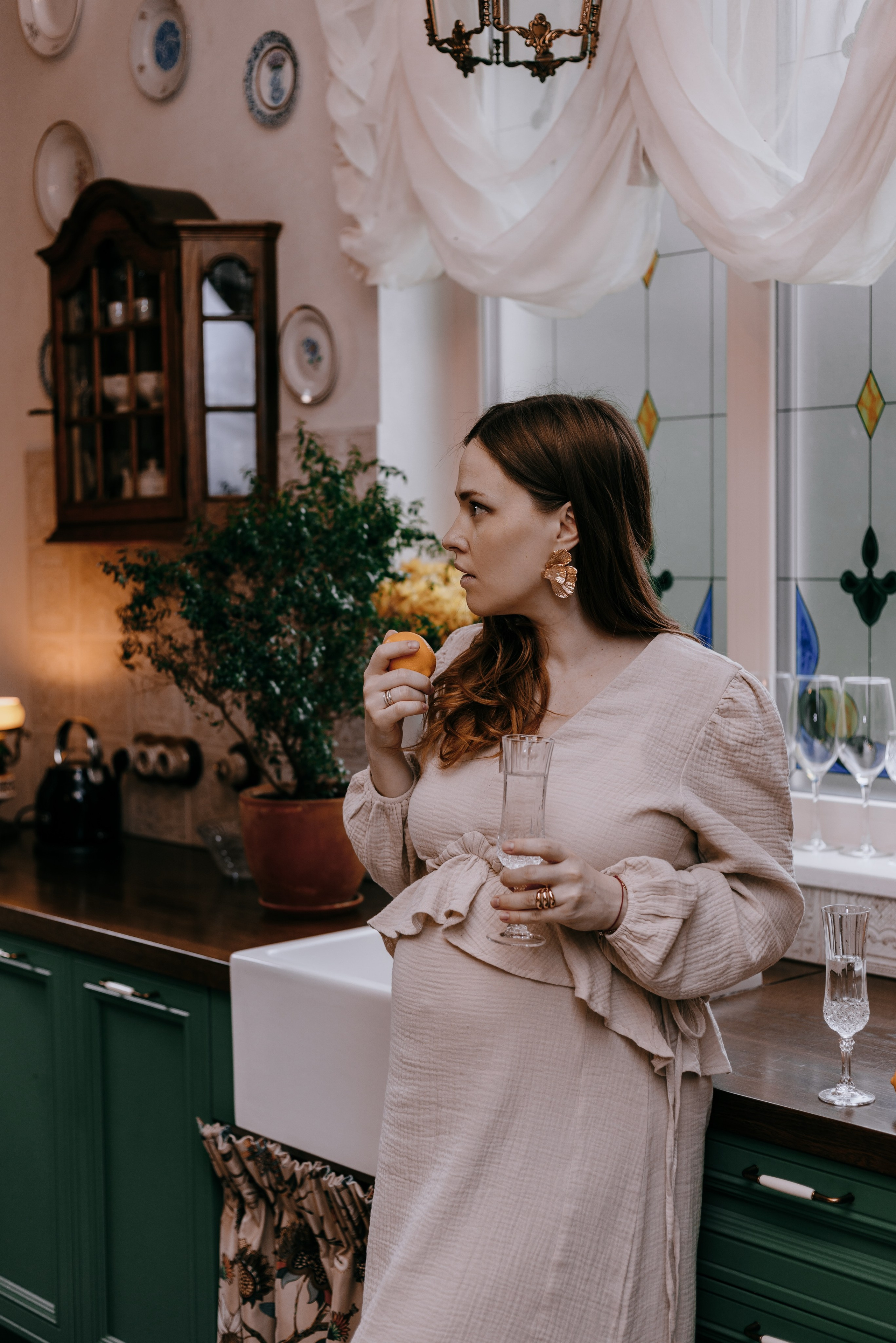 На фото уже трое…. Свадебный и репортажный фотограф рилсмейкер Москва Сочи Виктория Славнова