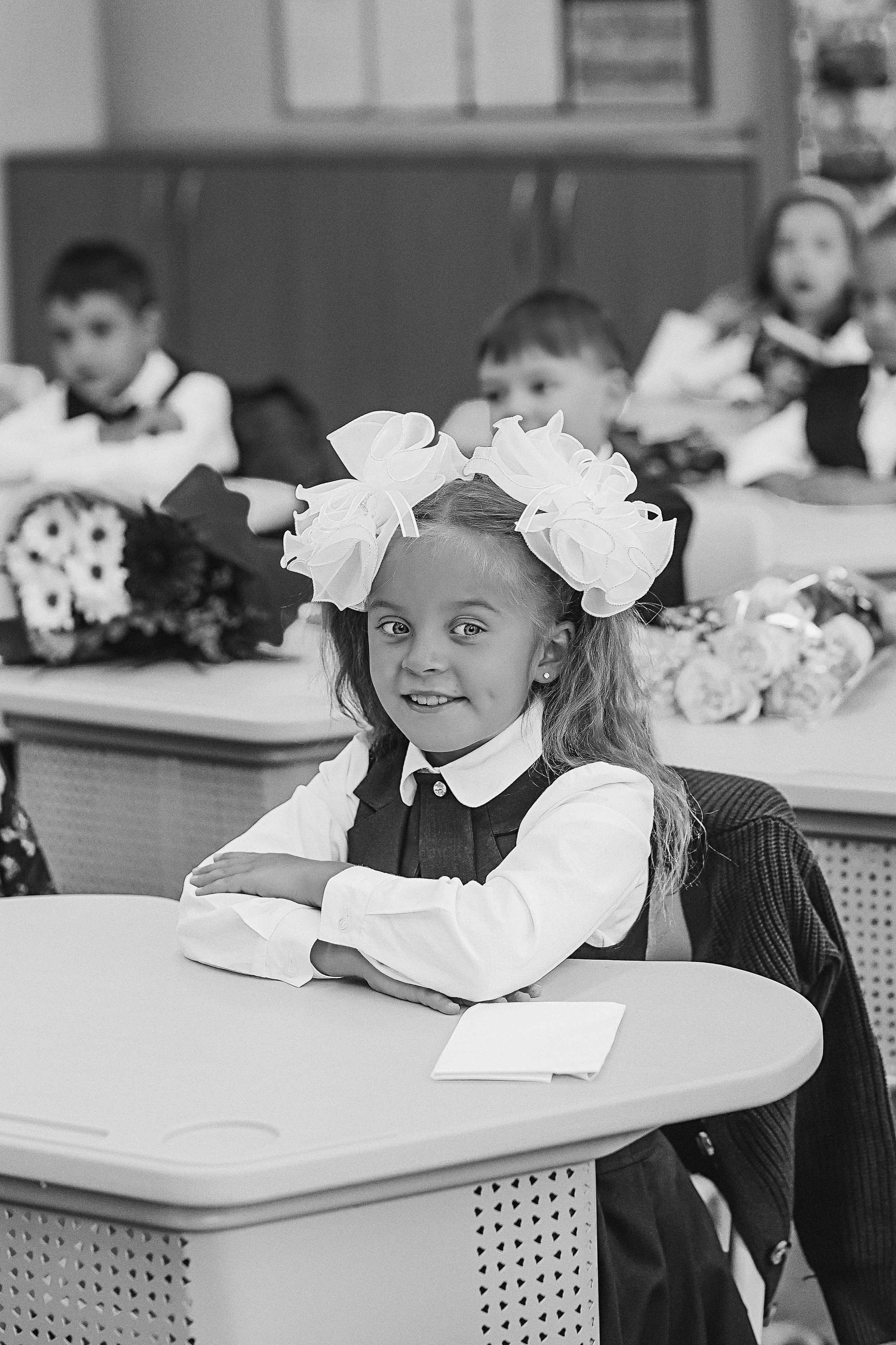 1 сентября линейка+кл час+портреты. Семейный фотограф Тюмень, фотограф на роды Салмина Мария