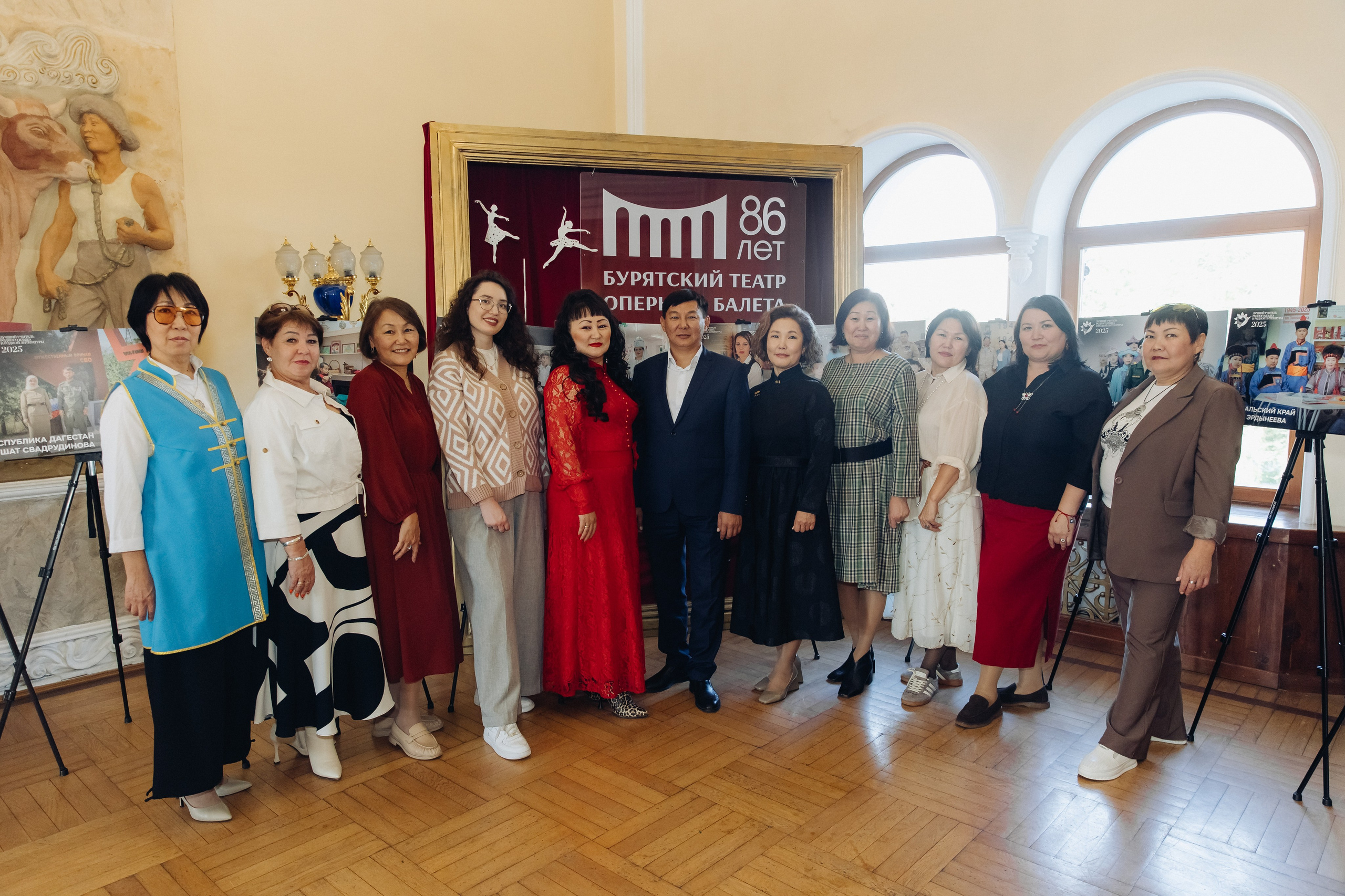 Лучший учитель родного языка и литературы 2025. Свадебный и семейный фотограф в Улан-Удэ