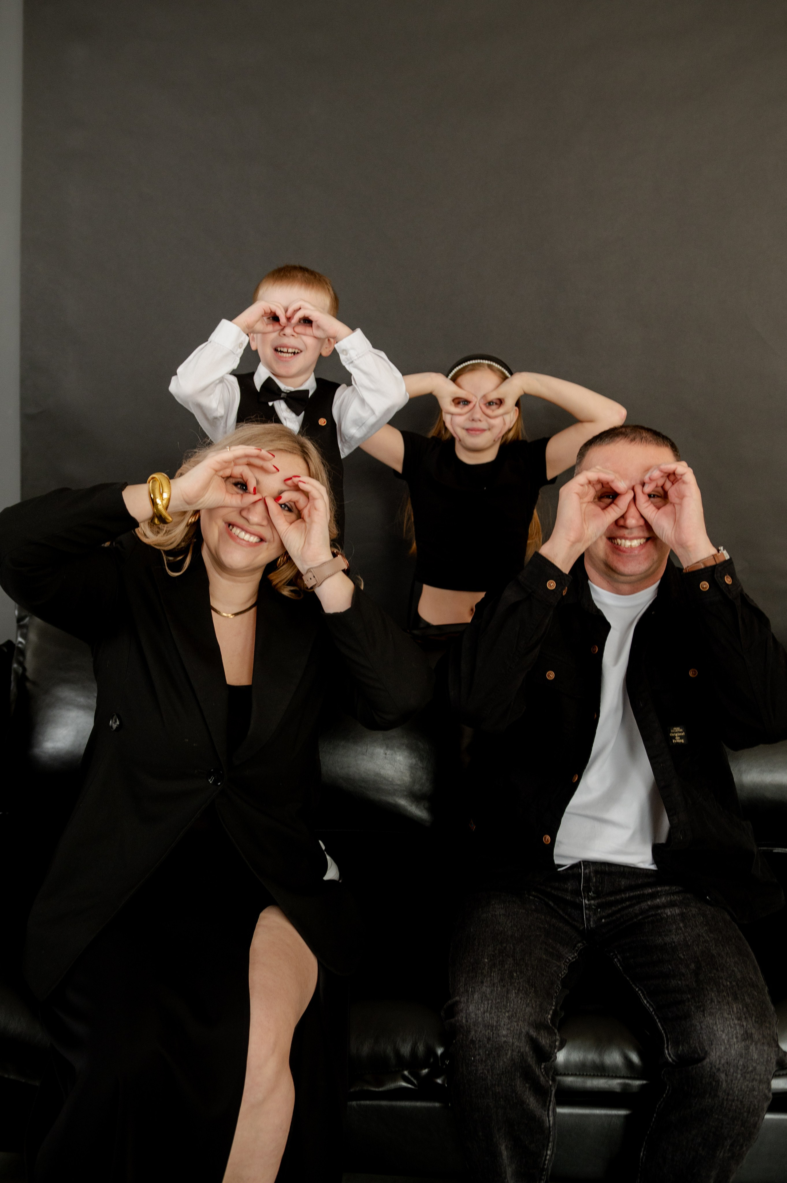 | мама, папа, дочка и сын |. Свадебный и портретный фотограф в Казани